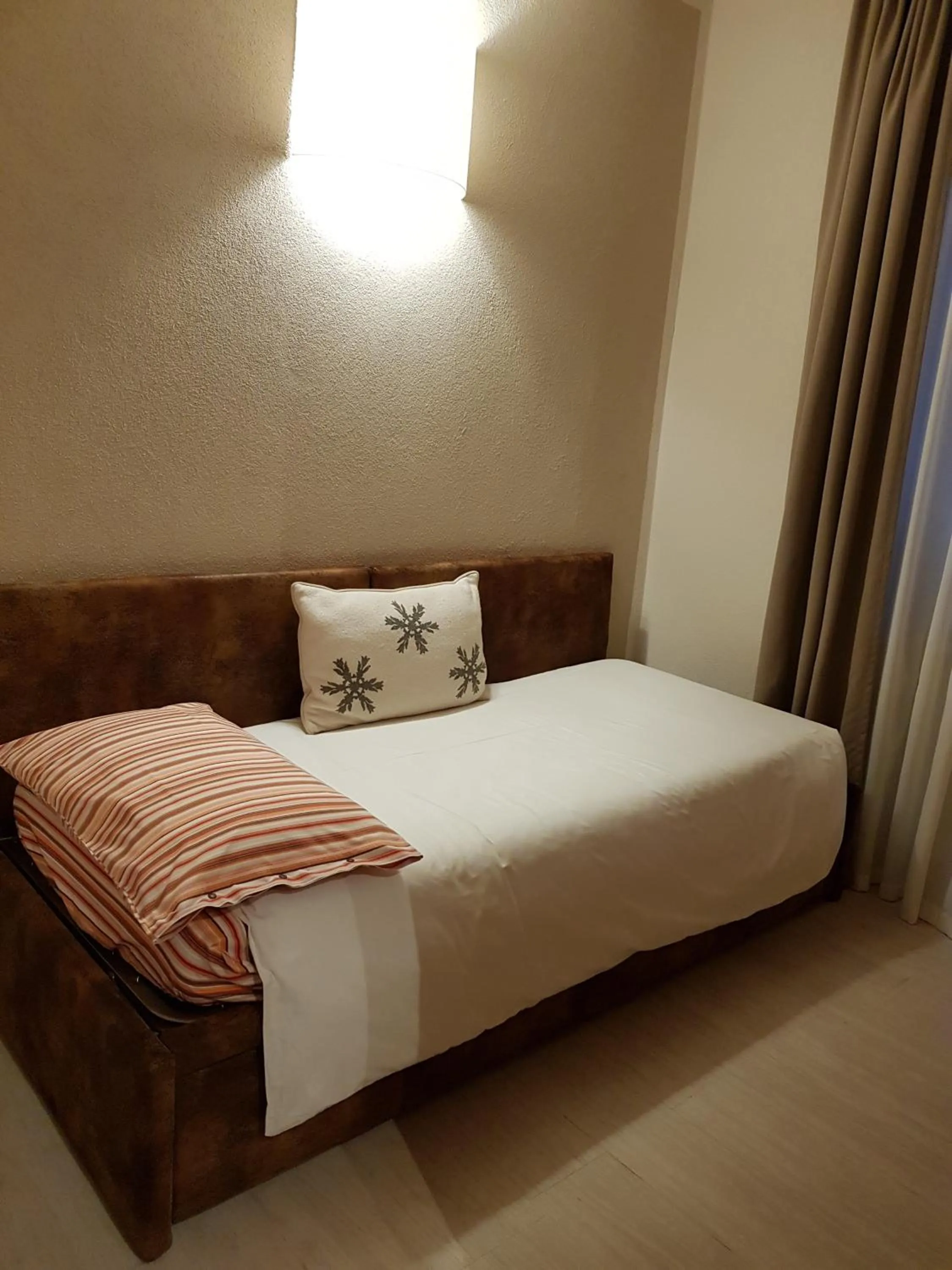 Bed in Hotel Edelweiss