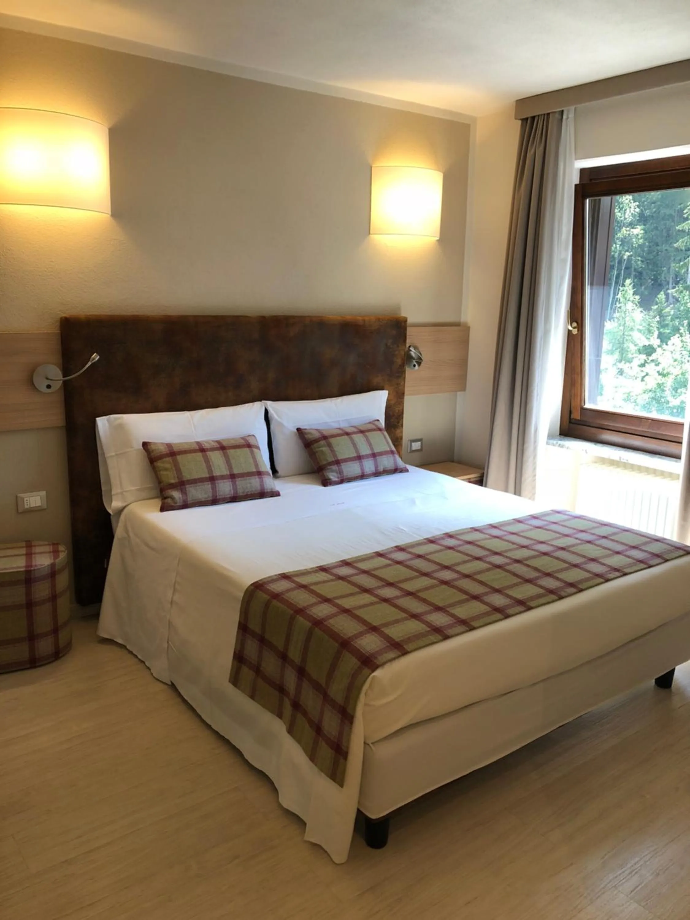 Bed in Hotel Edelweiss