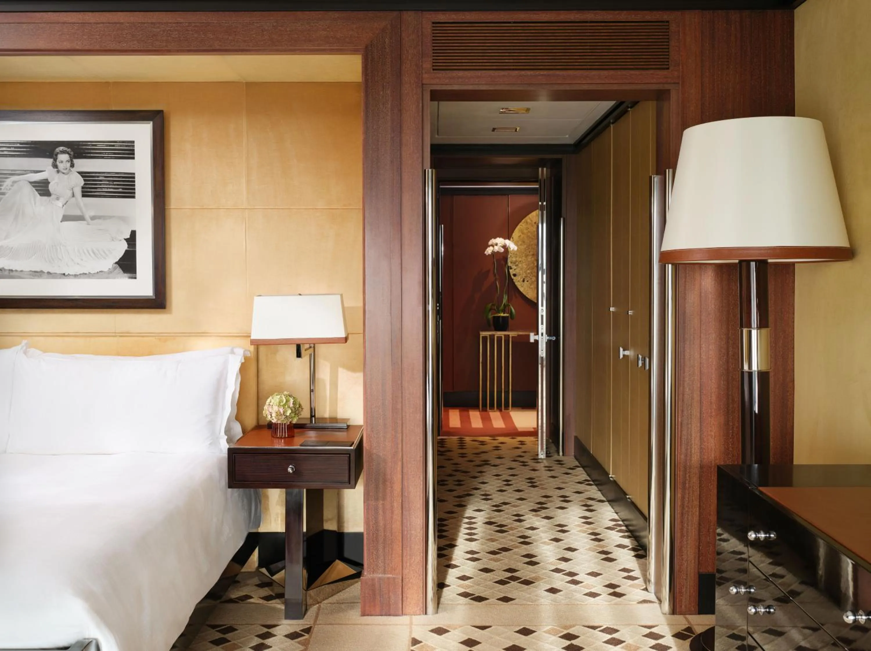 Bedroom in 45 Park Lane - Dorchester Collection