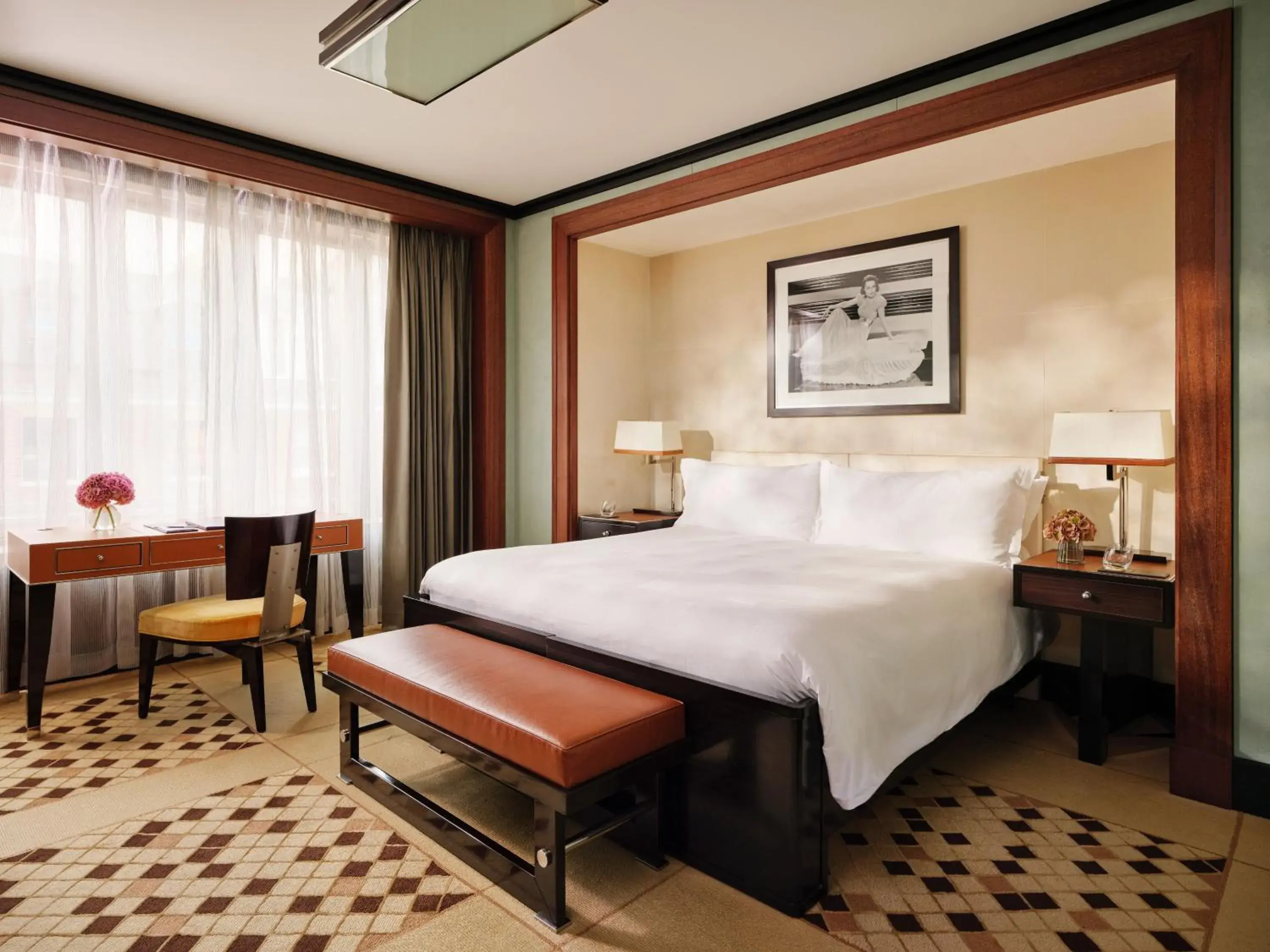 Deluxe King Room in 45 Park Lane - Dorchester Collection Deluxe King Room in 45 Park Lane - Dorchester Collection