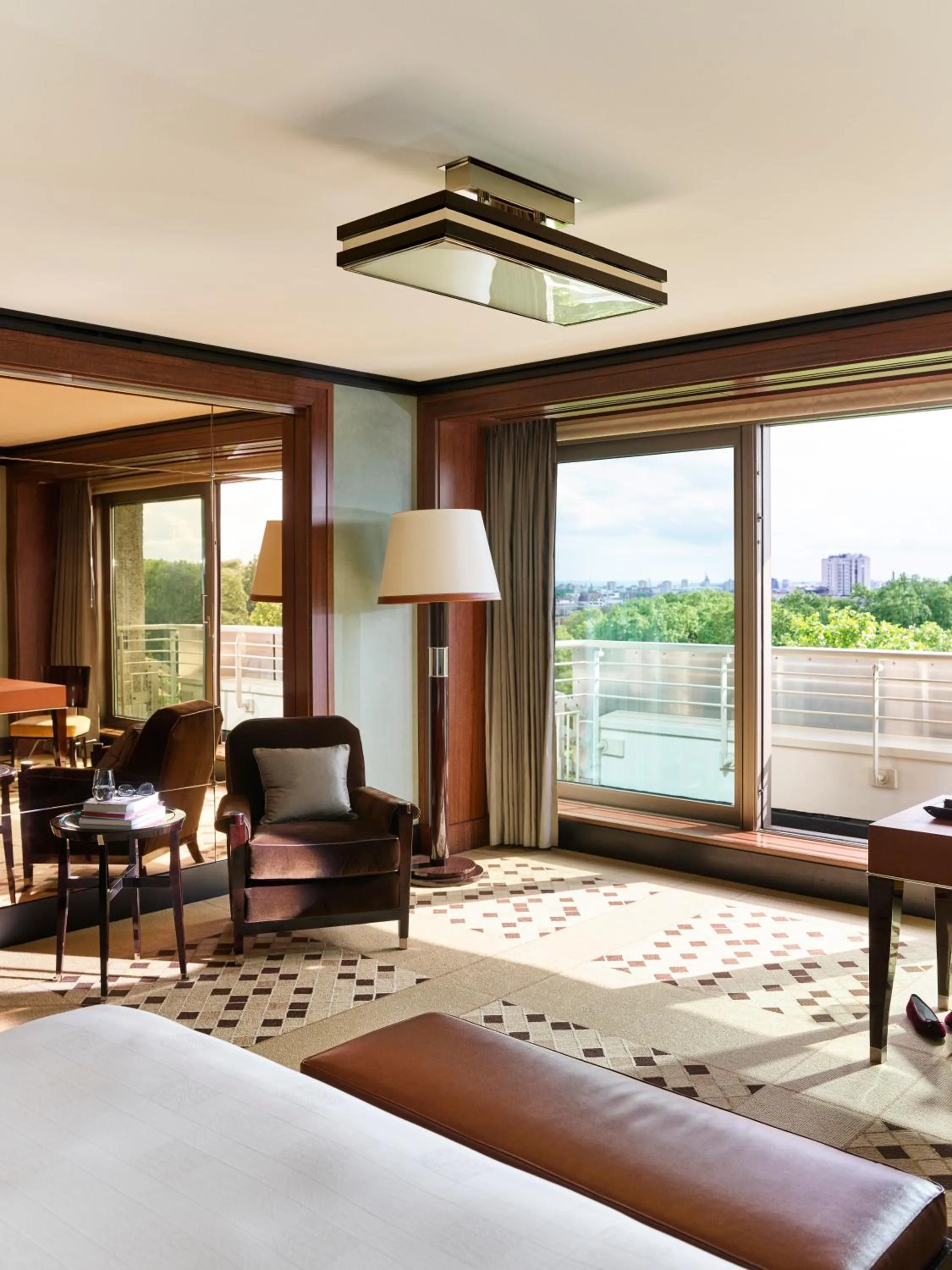City view, Bed in 45 Park Lane - Dorchester Collection