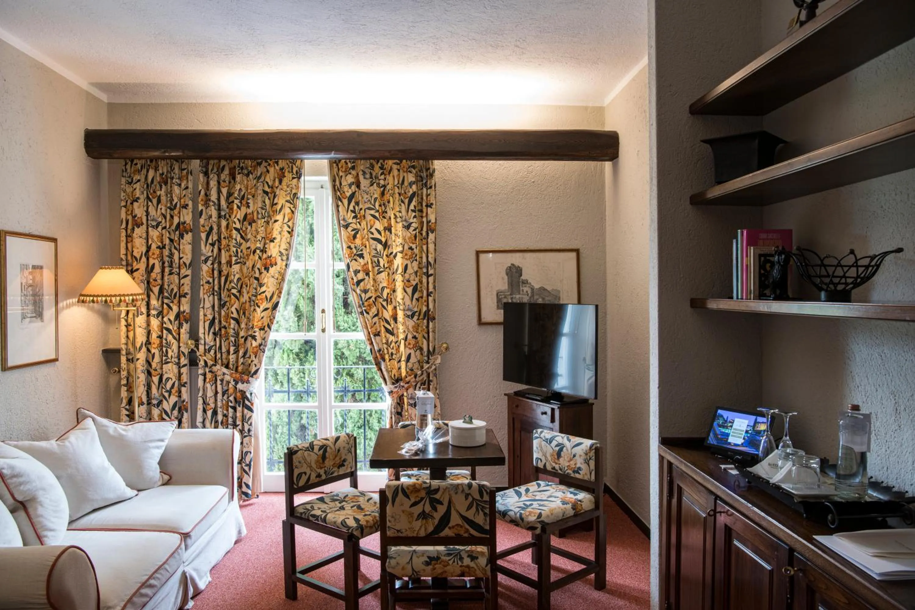 Photo of the whole room in La Meridiana ReIais & Chateaux