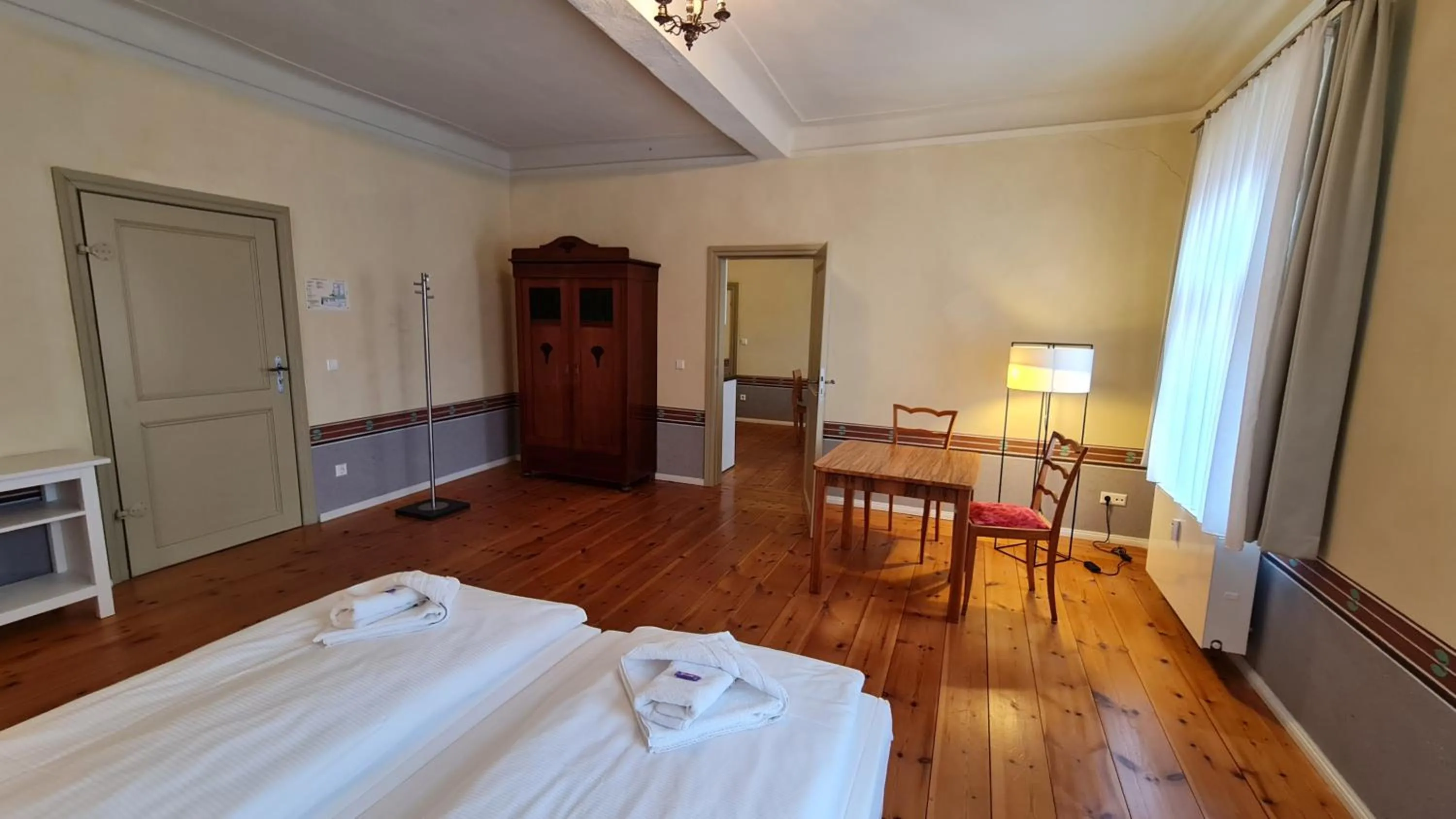 Photo of the whole room, Bed in Hotel Cranach-Herberge City Centre