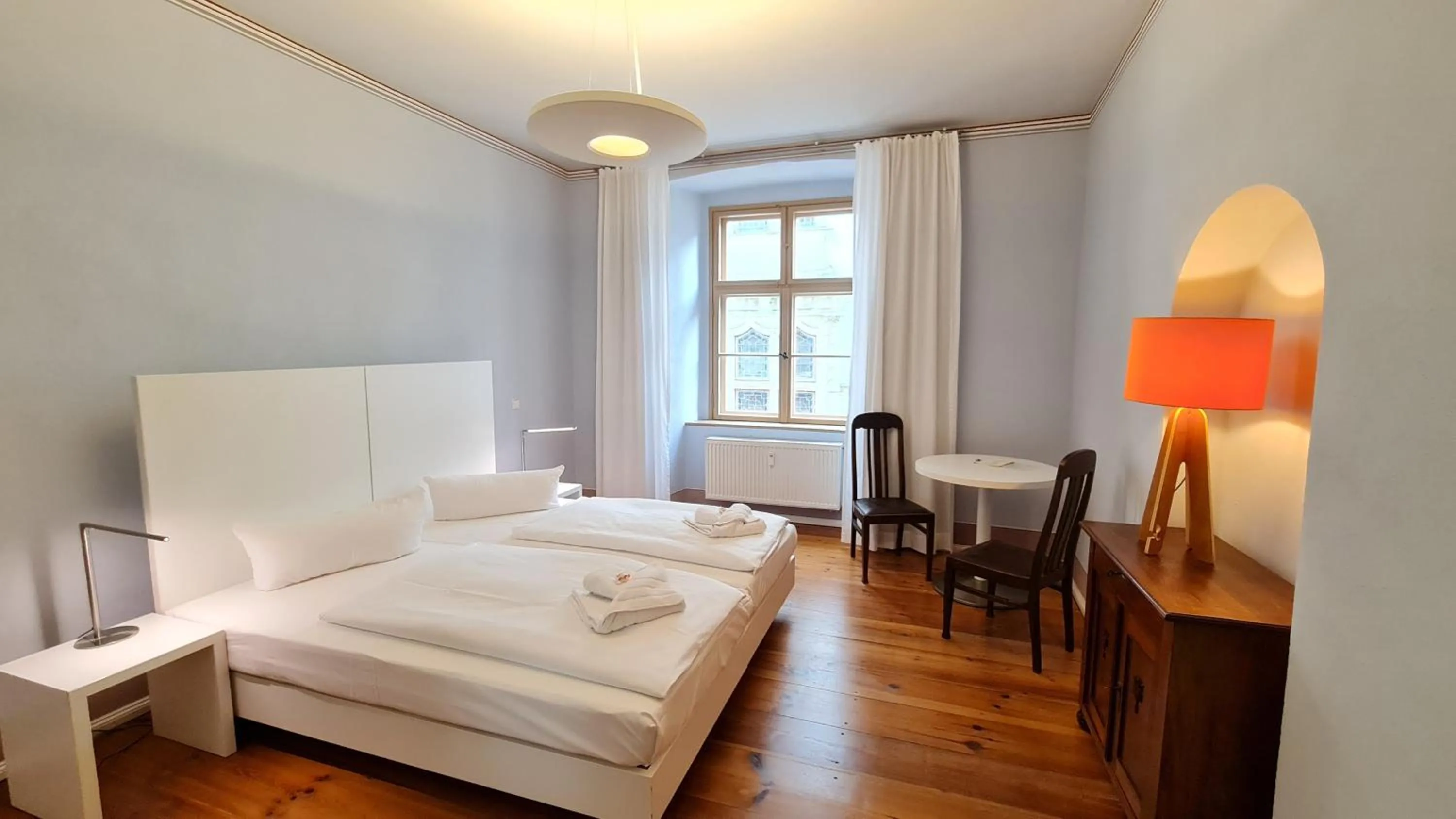 Photo of the whole room, Bed in Hotel Cranach-Herberge City Centre