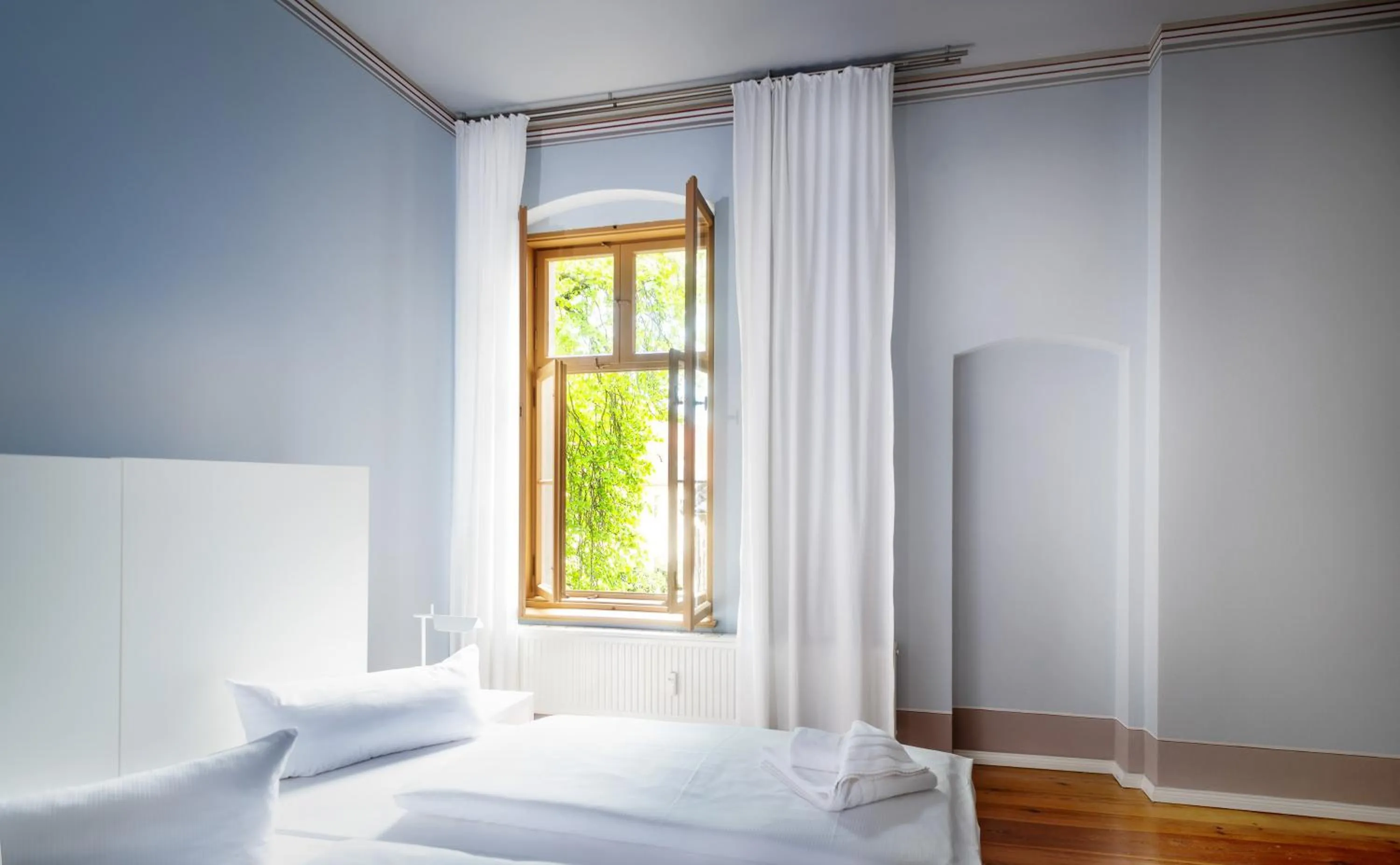 Photo of the whole room, Bed in Hotel Cranach-Herberge City Centre