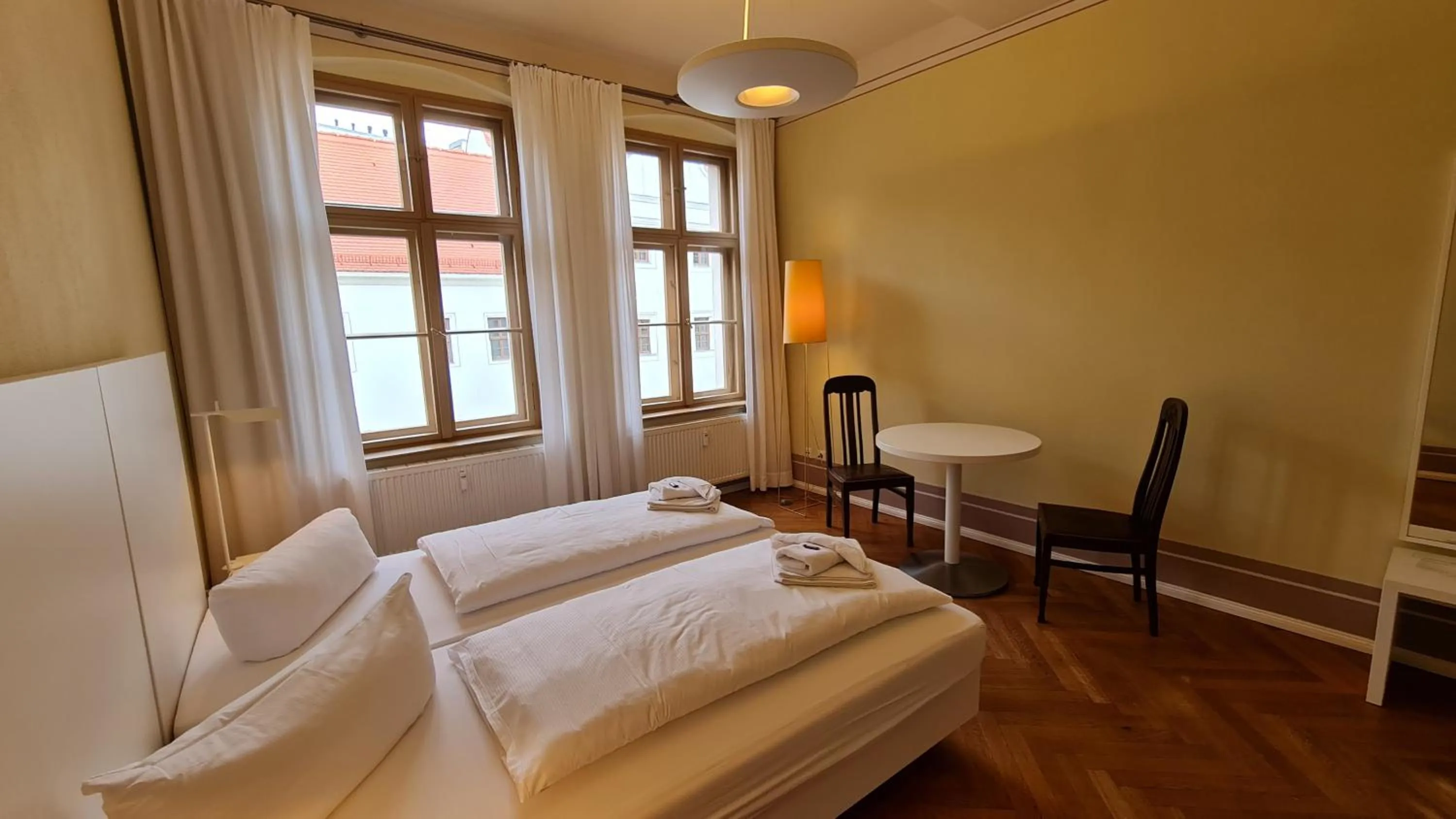 Photo of the whole room, Bed in Hotel Cranach-Herberge City Centre