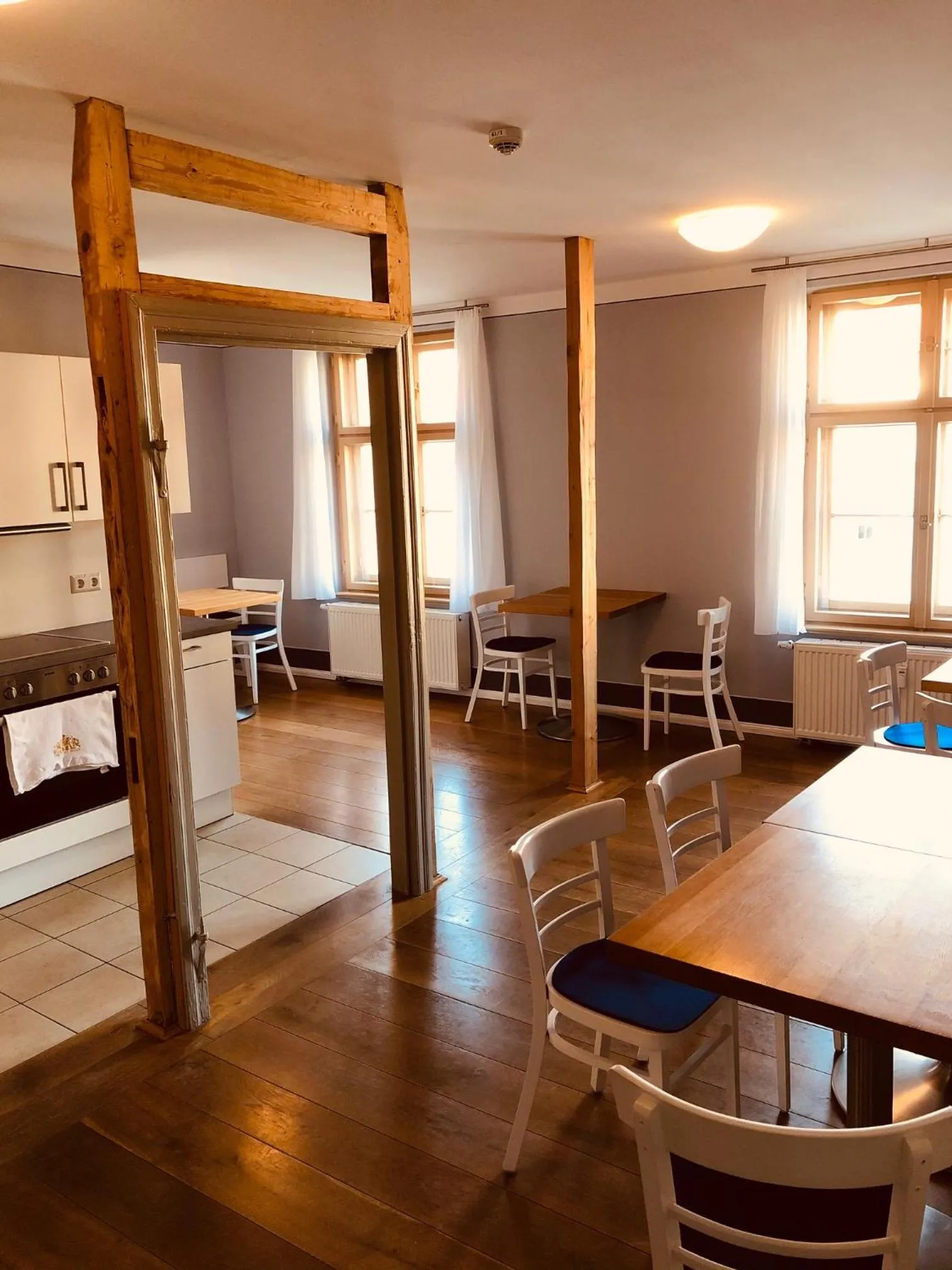 Communal kitchen in Hotel Cranach-Herberge City Centre