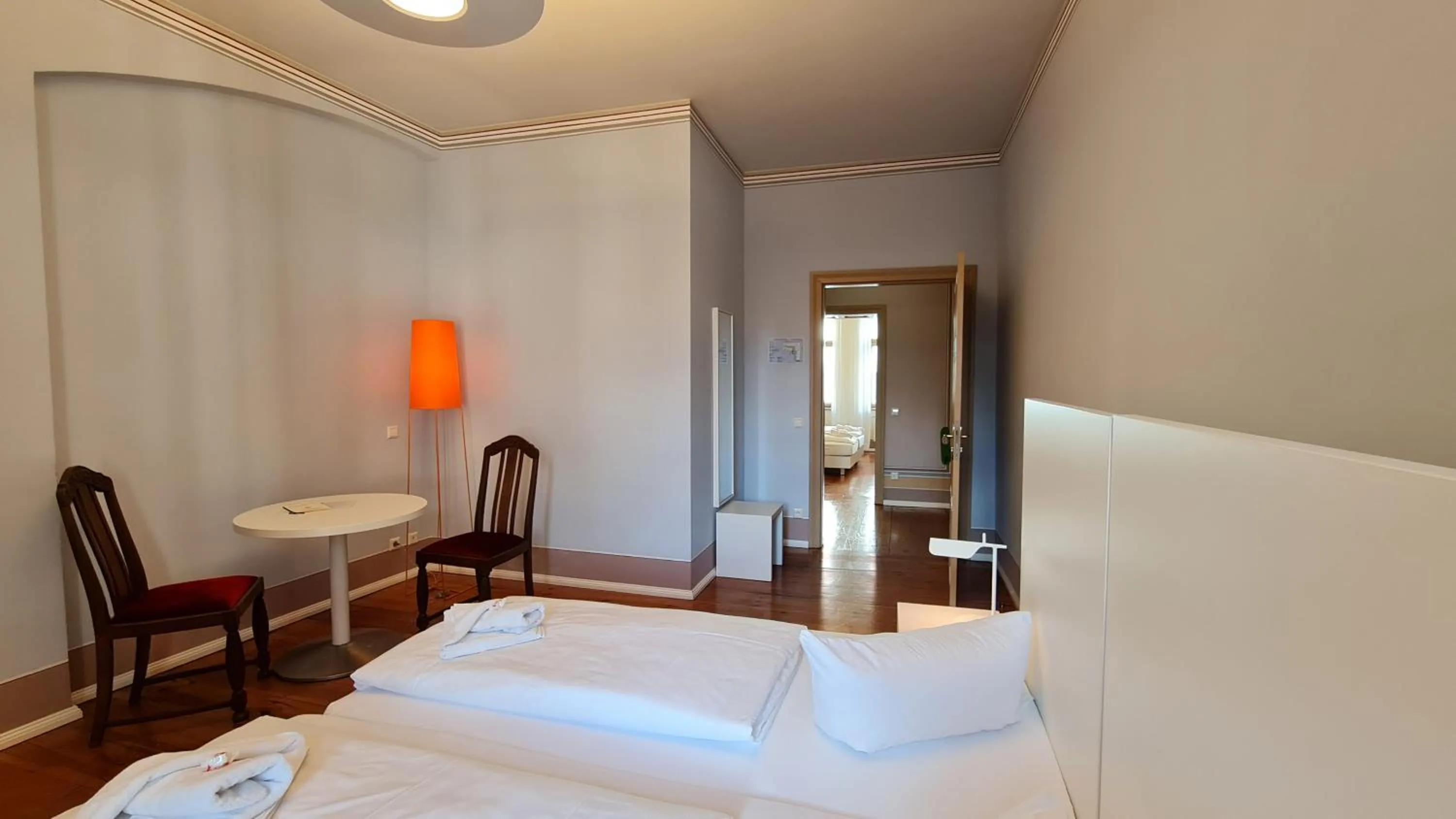 Staff, Bed in Hotel Cranach-Herberge City Centre