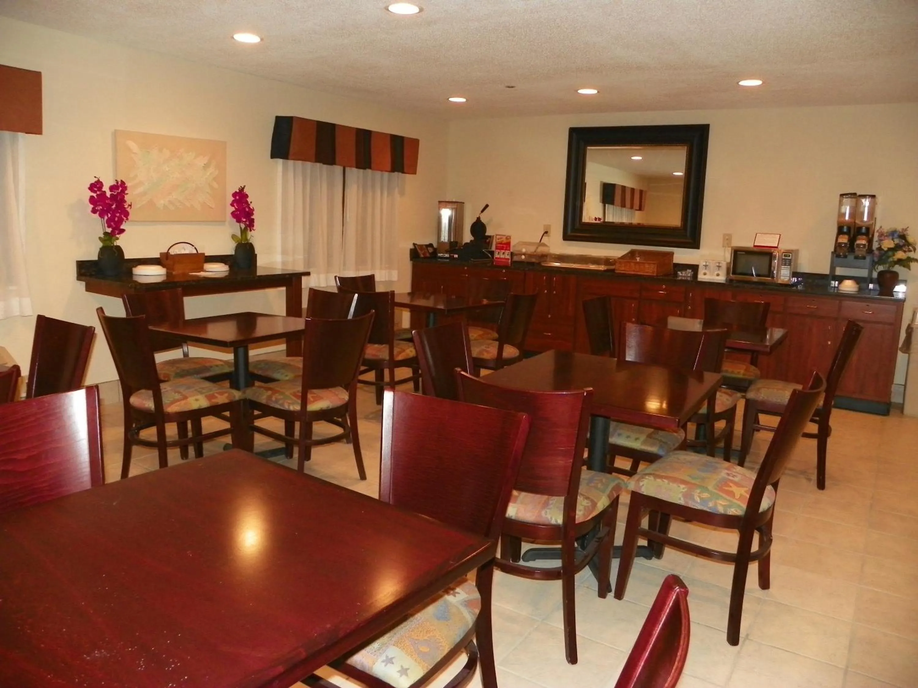 Royalton Inn & Suites Upper Sandusky