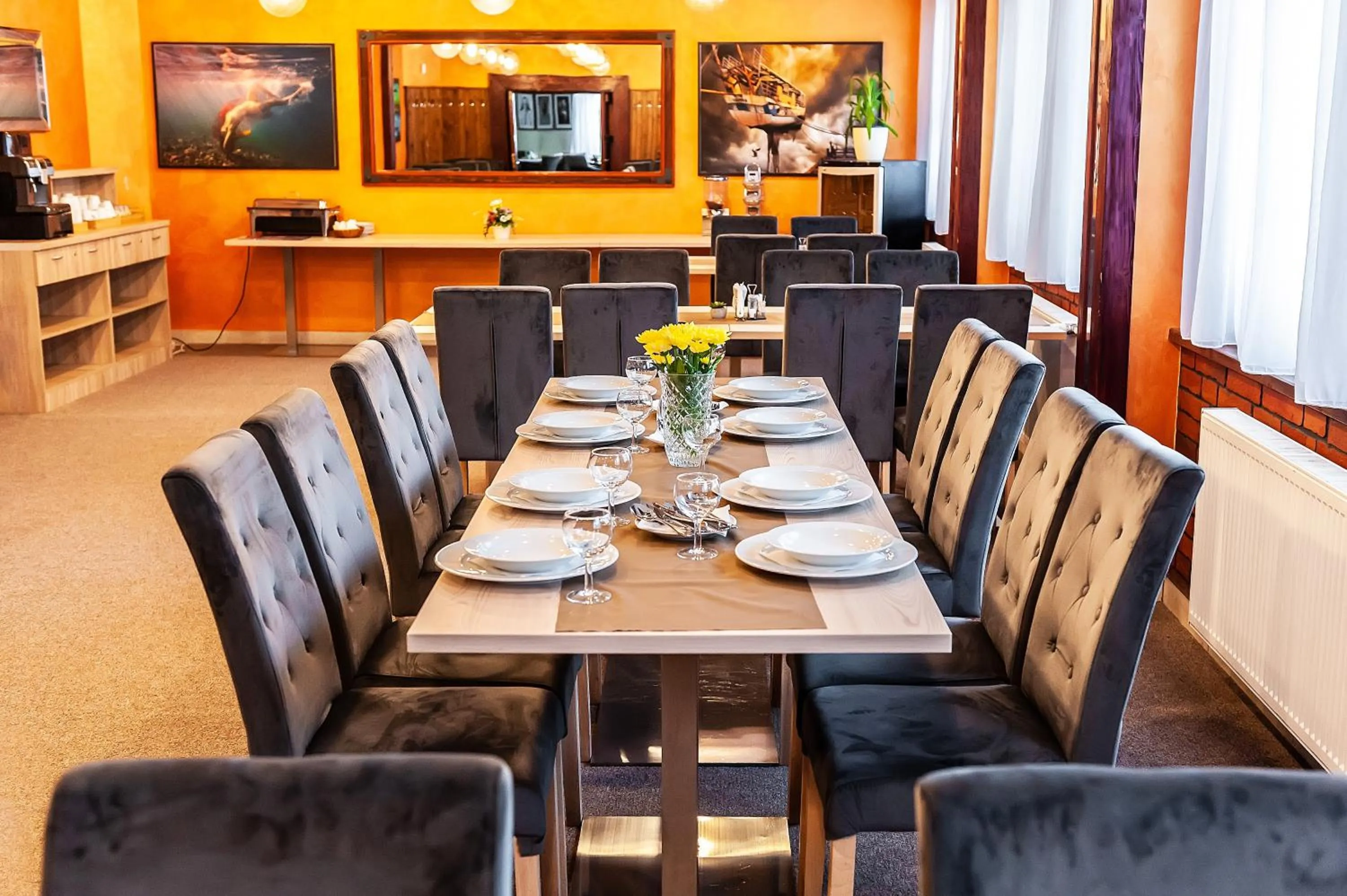 Restaurant/places to eat in Hotel Áčko