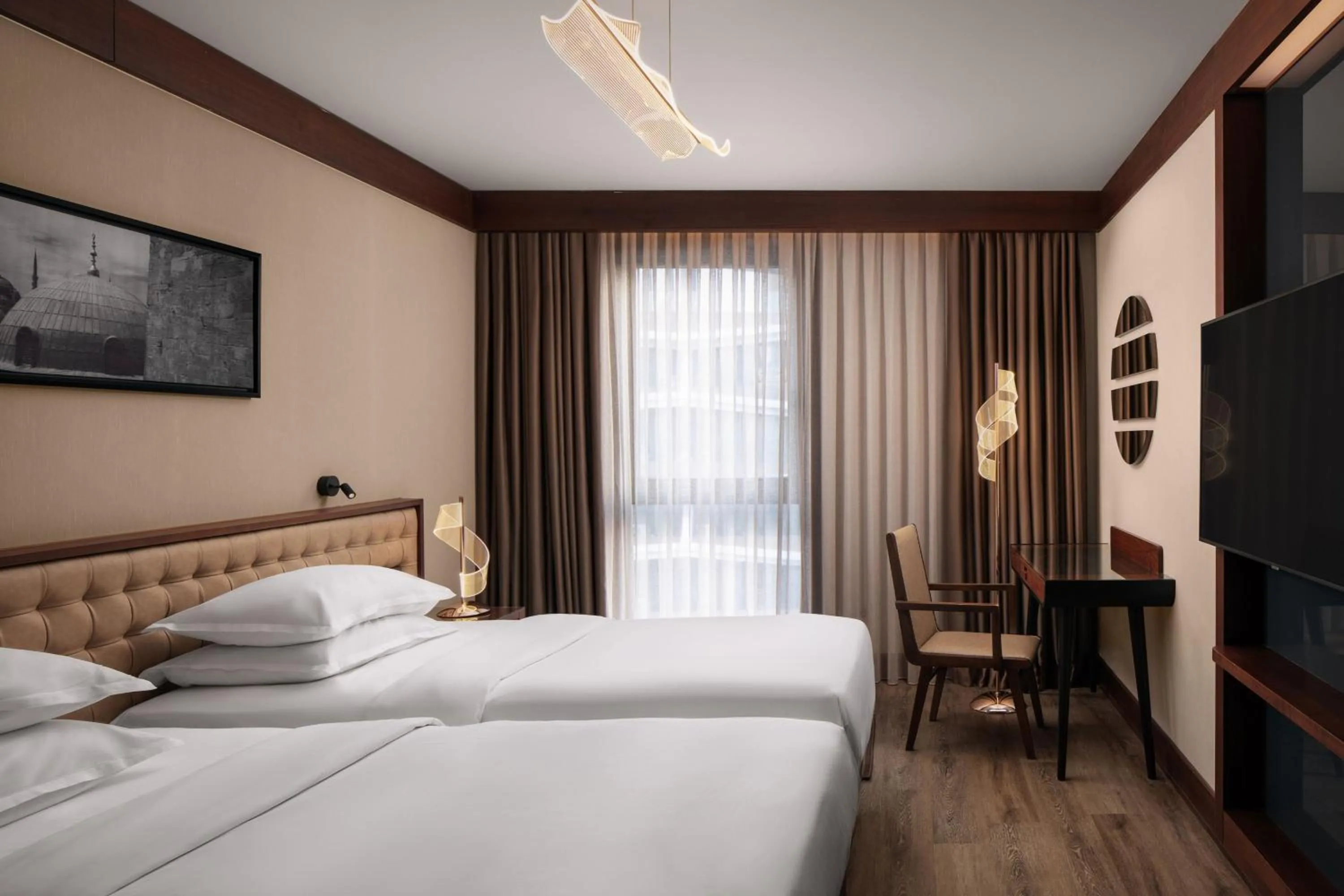 Photo of the whole room, Bed in Sheraton Istanbul City Center