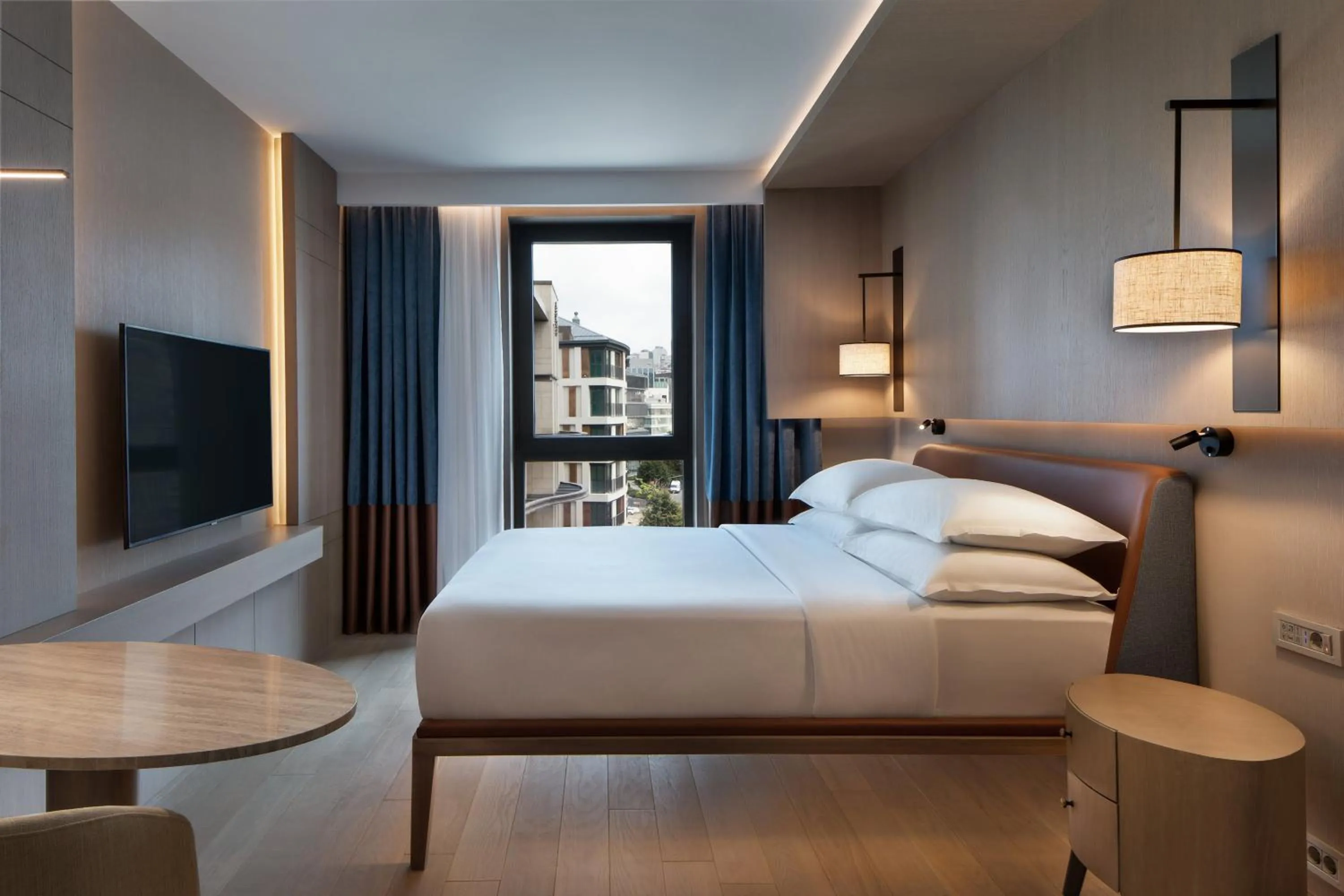 Photo of the whole room, Bed in Sheraton Istanbul City Center