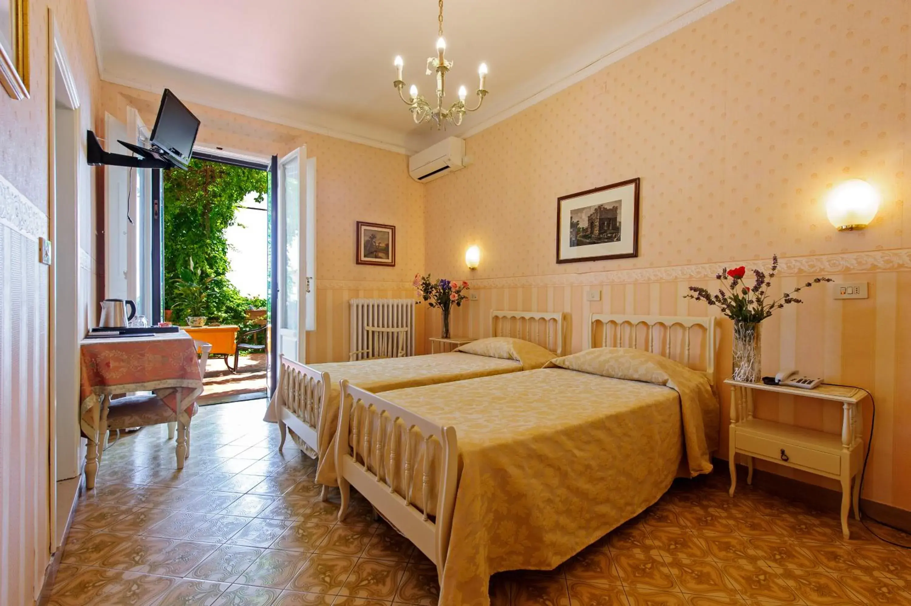 Superior Double or Twin Room with Terrace in Albergo Il Marzocco - Hotel dal 1860 Superior Double or Twin Room with Terrace in Albergo Il Marzocco - Hotel dal 1860