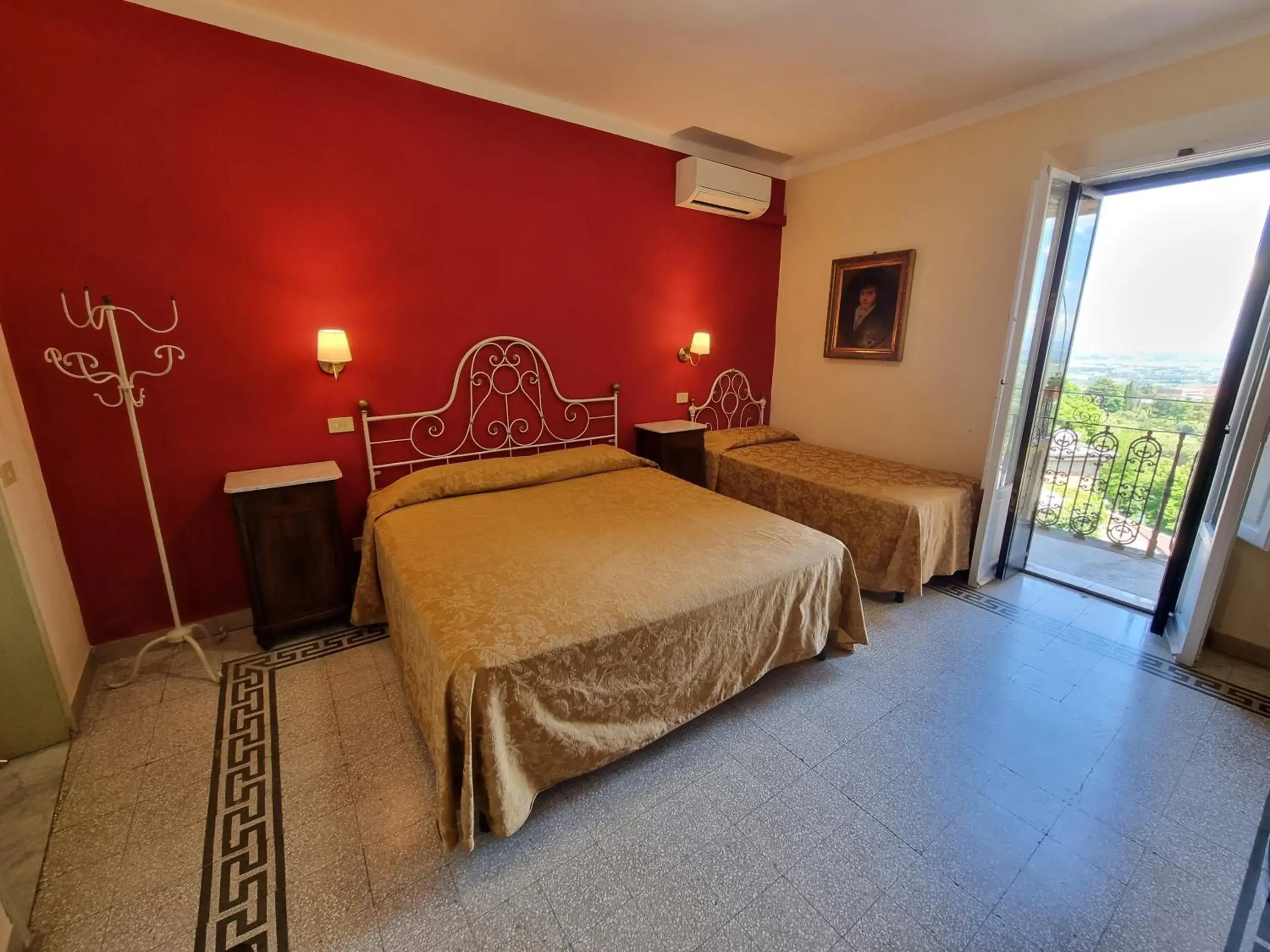 Triple Room with Terrace in Albergo Il Marzocco - Hotel dal 1860 Triple Room with Terrace in Albergo Il Marzocco - Hotel dal 1860