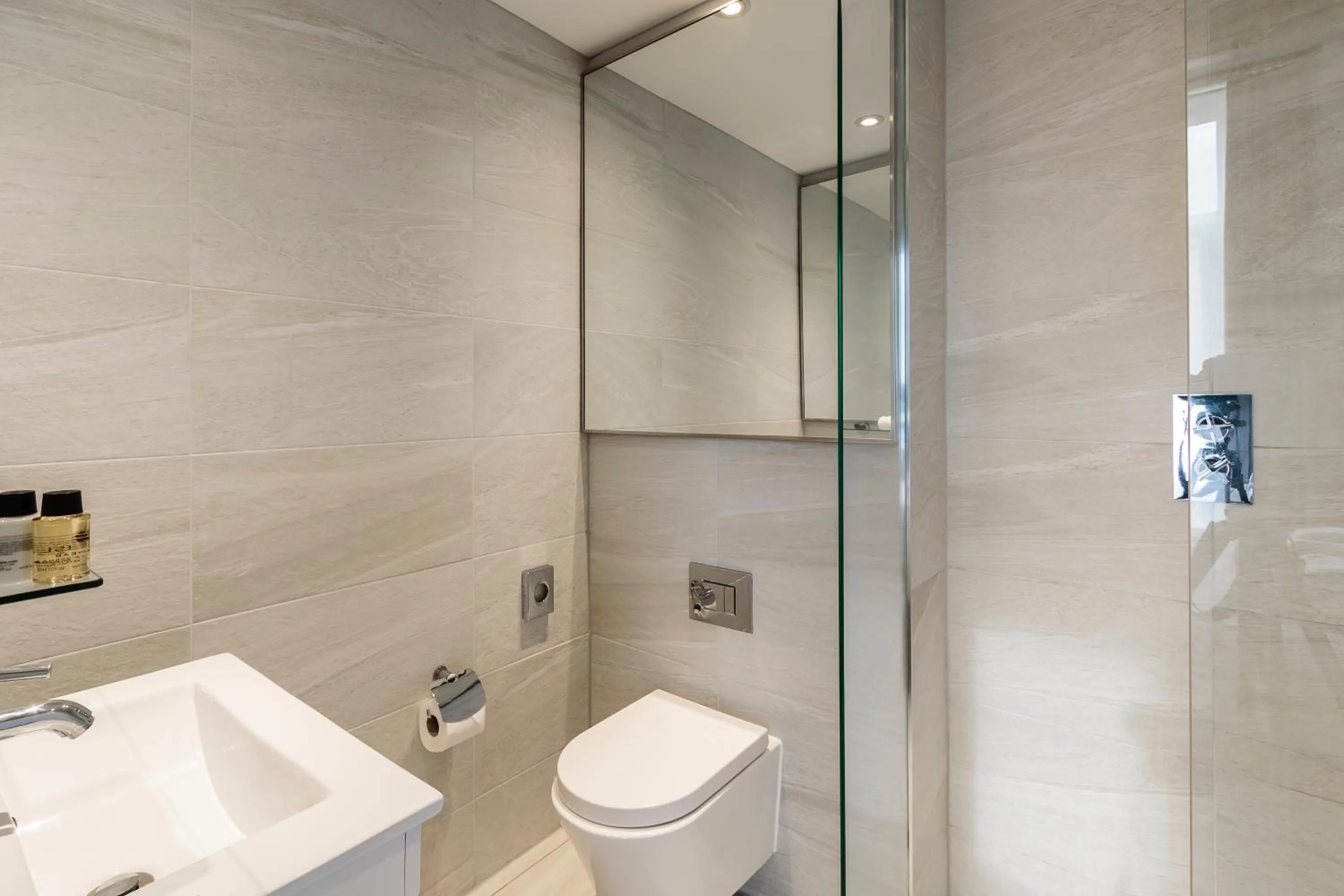 Shower in The Knaresborough by Nestor