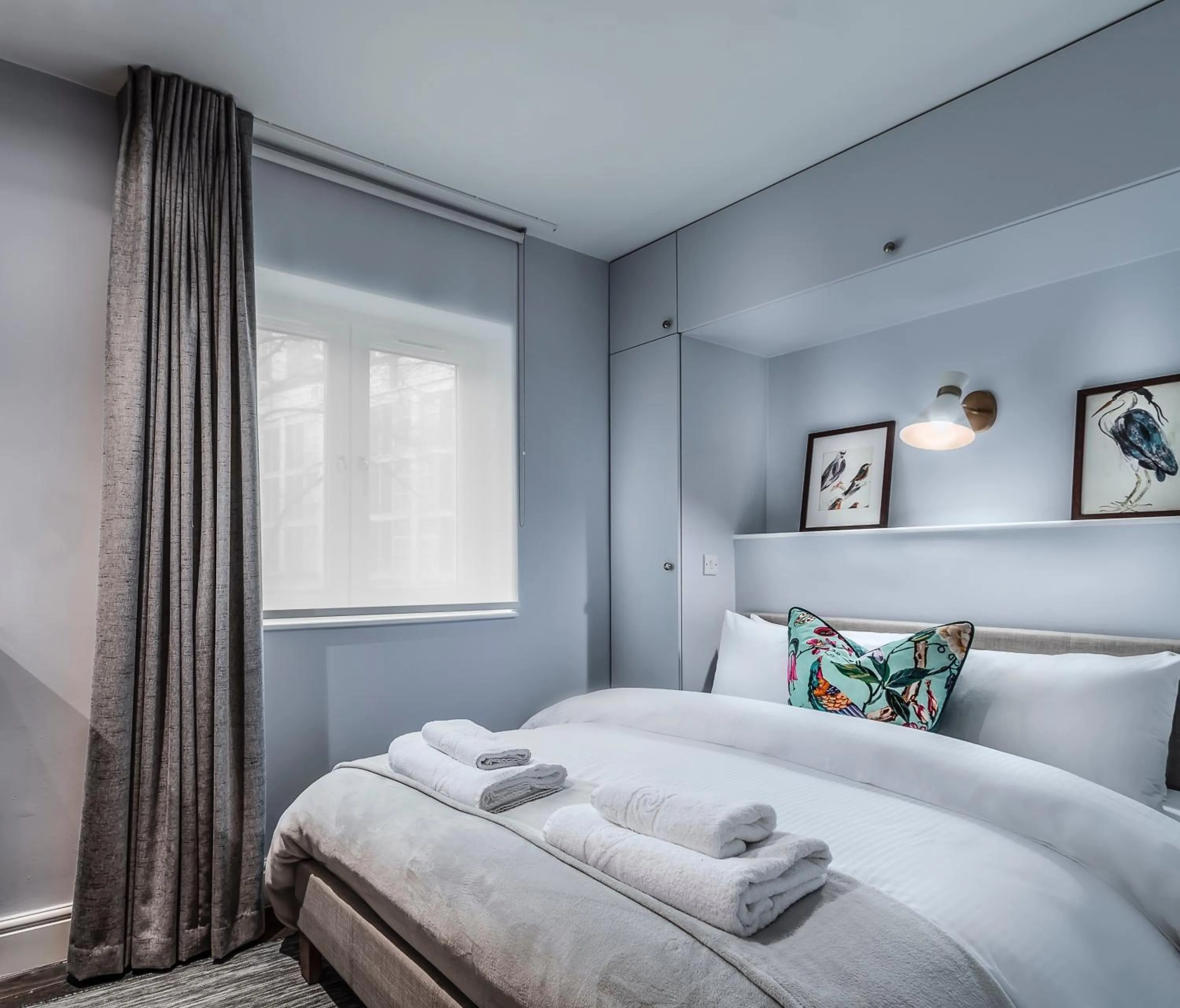 Bed in The Knaresborough by Nestor