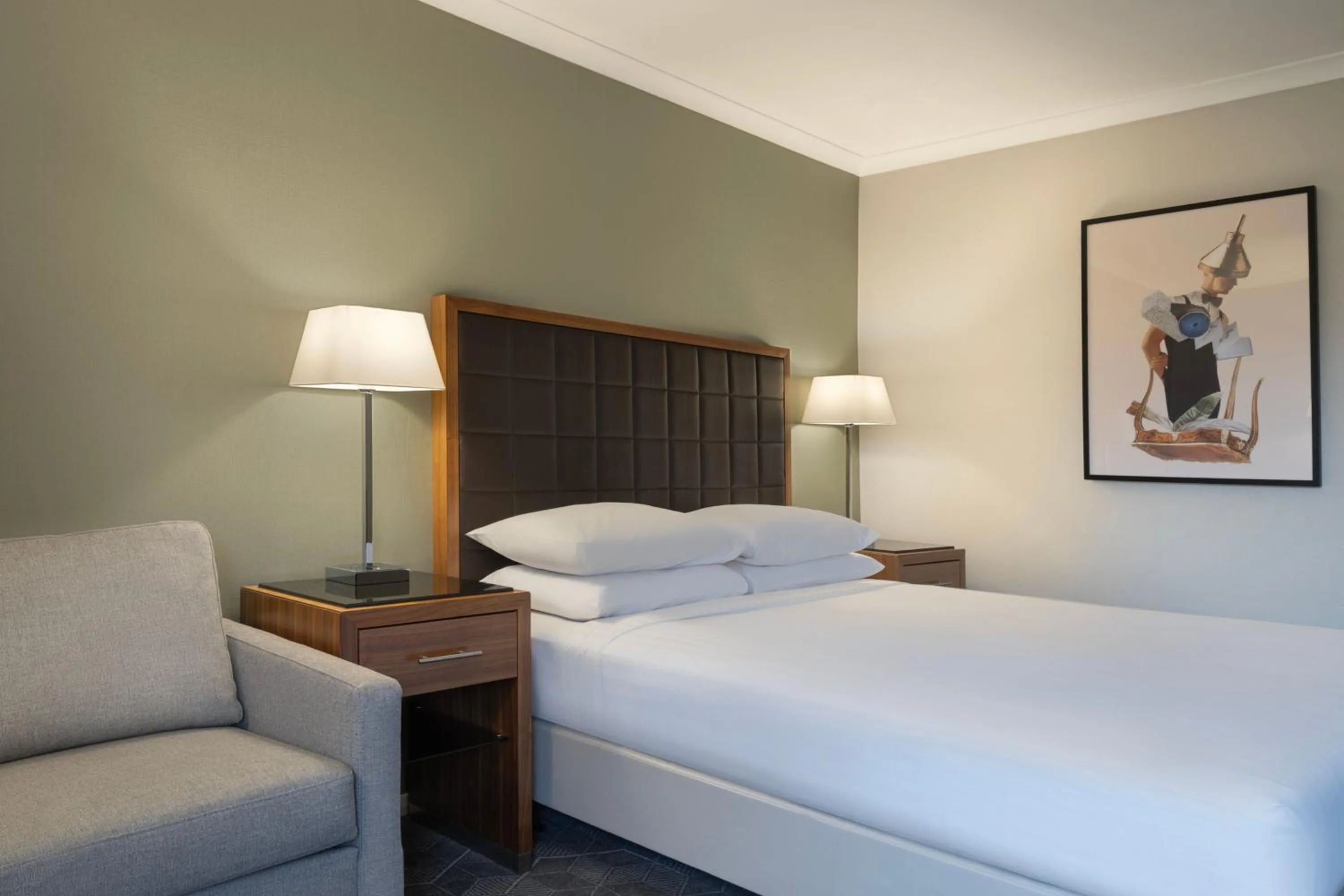 Photo of the whole room, Bed in Delta Hotels by Marriott Peterborough