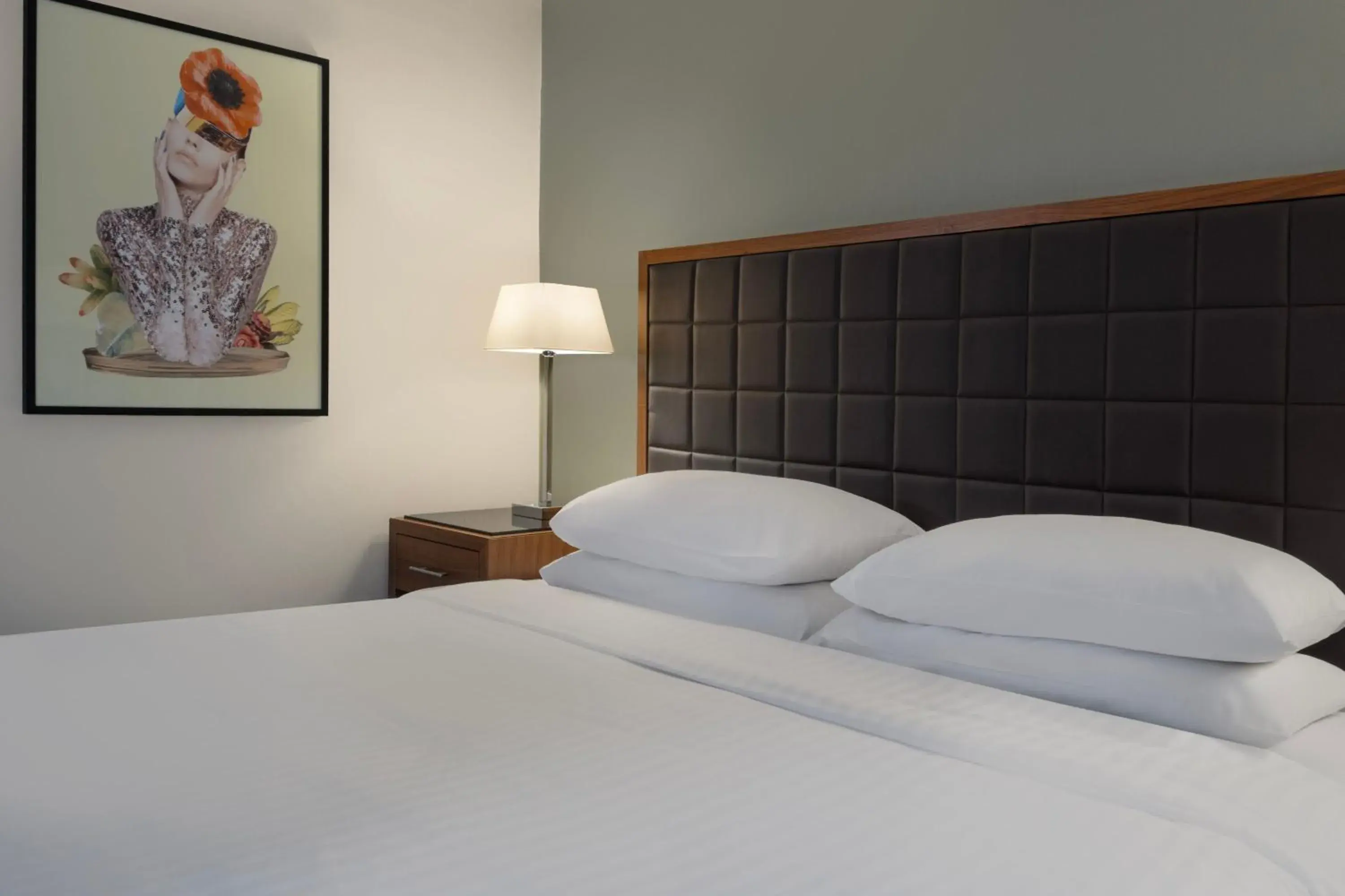 Deluxe King Room in Delta Hotels by Marriott Peterborough Deluxe King Room in Delta Hotels by Marriott Peterborough