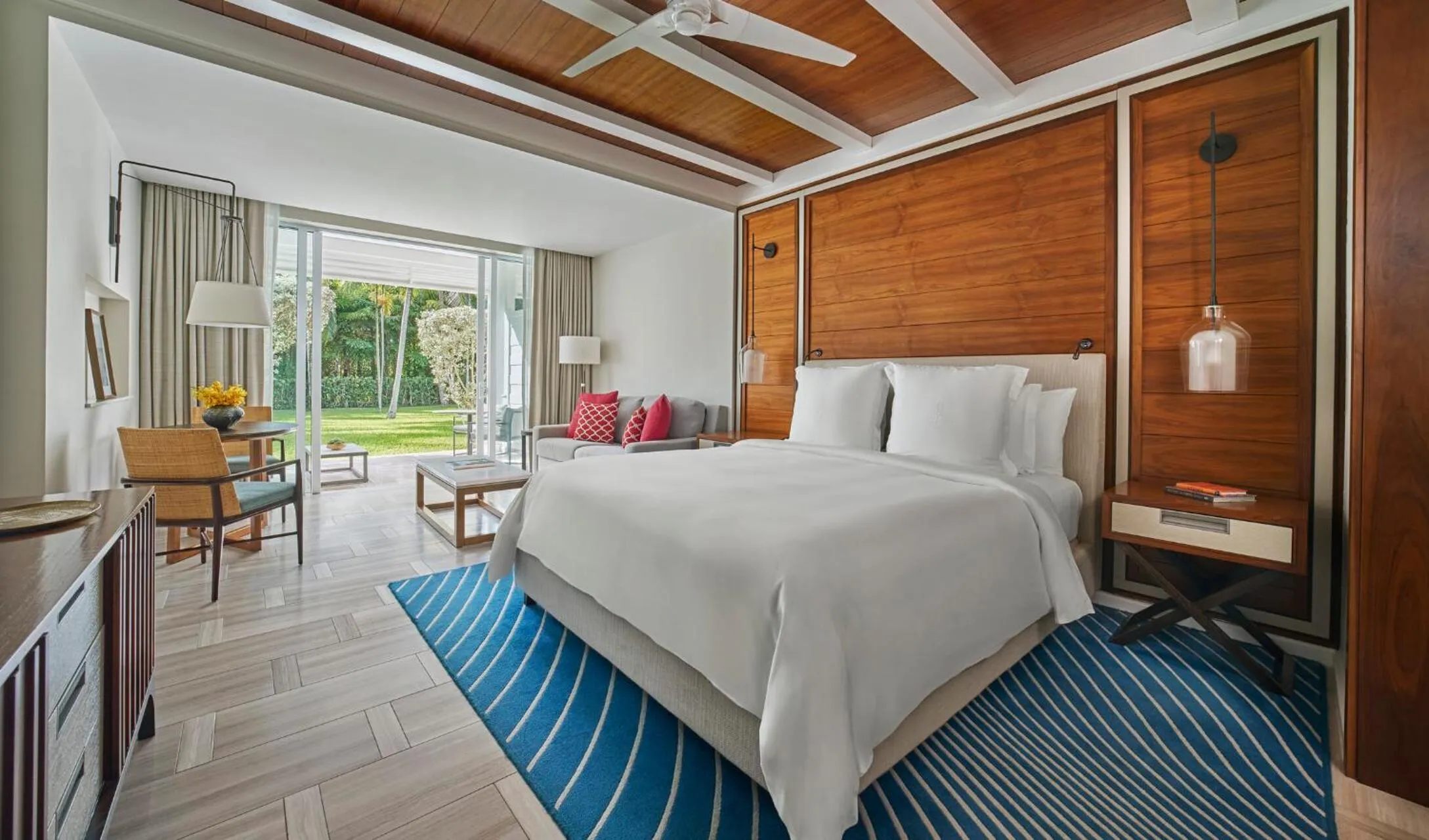 Bed in The Ocean Club, A Four Seasons Resort, Bahamas