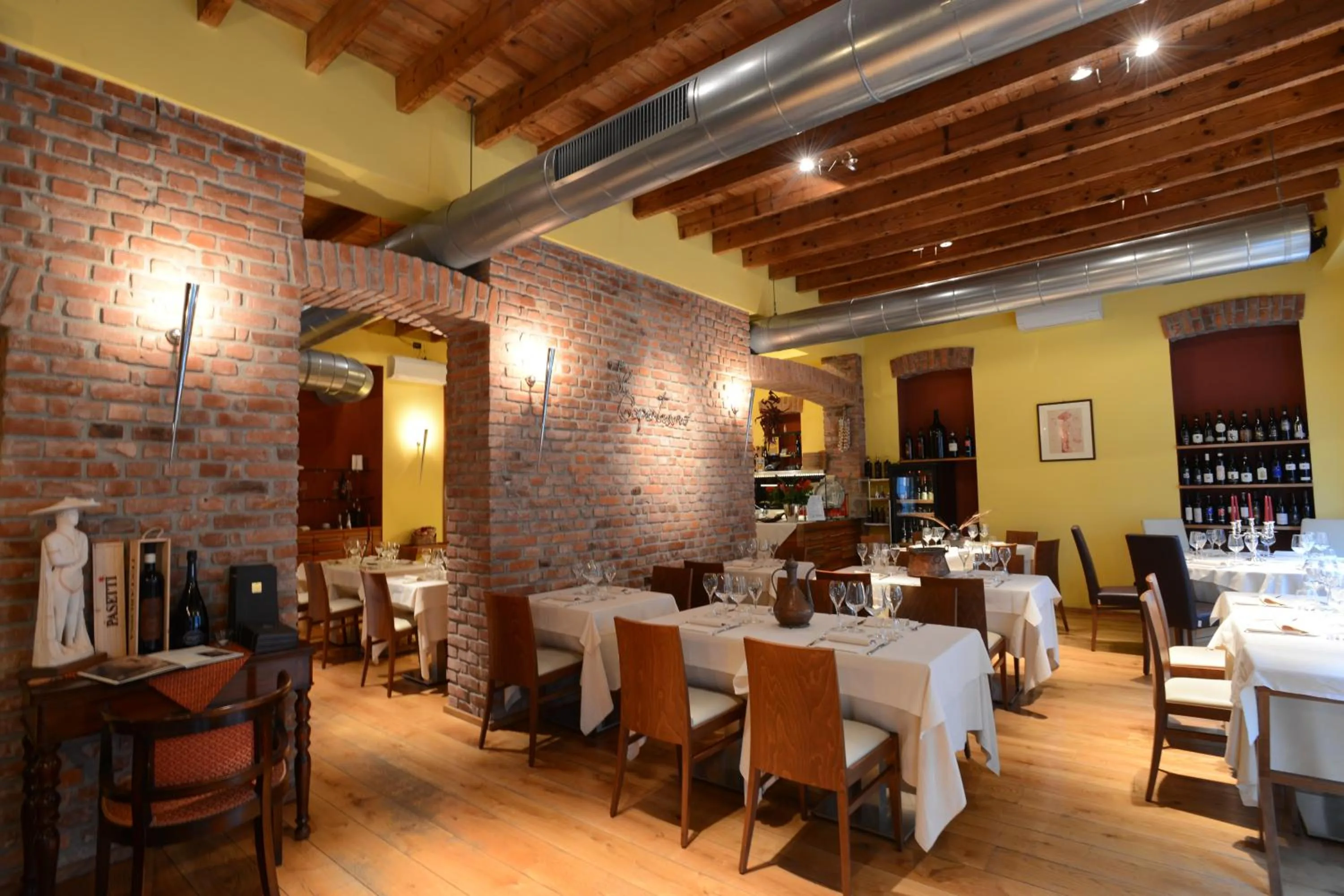 Restaurant/places to eat in La Maison del Capestrano