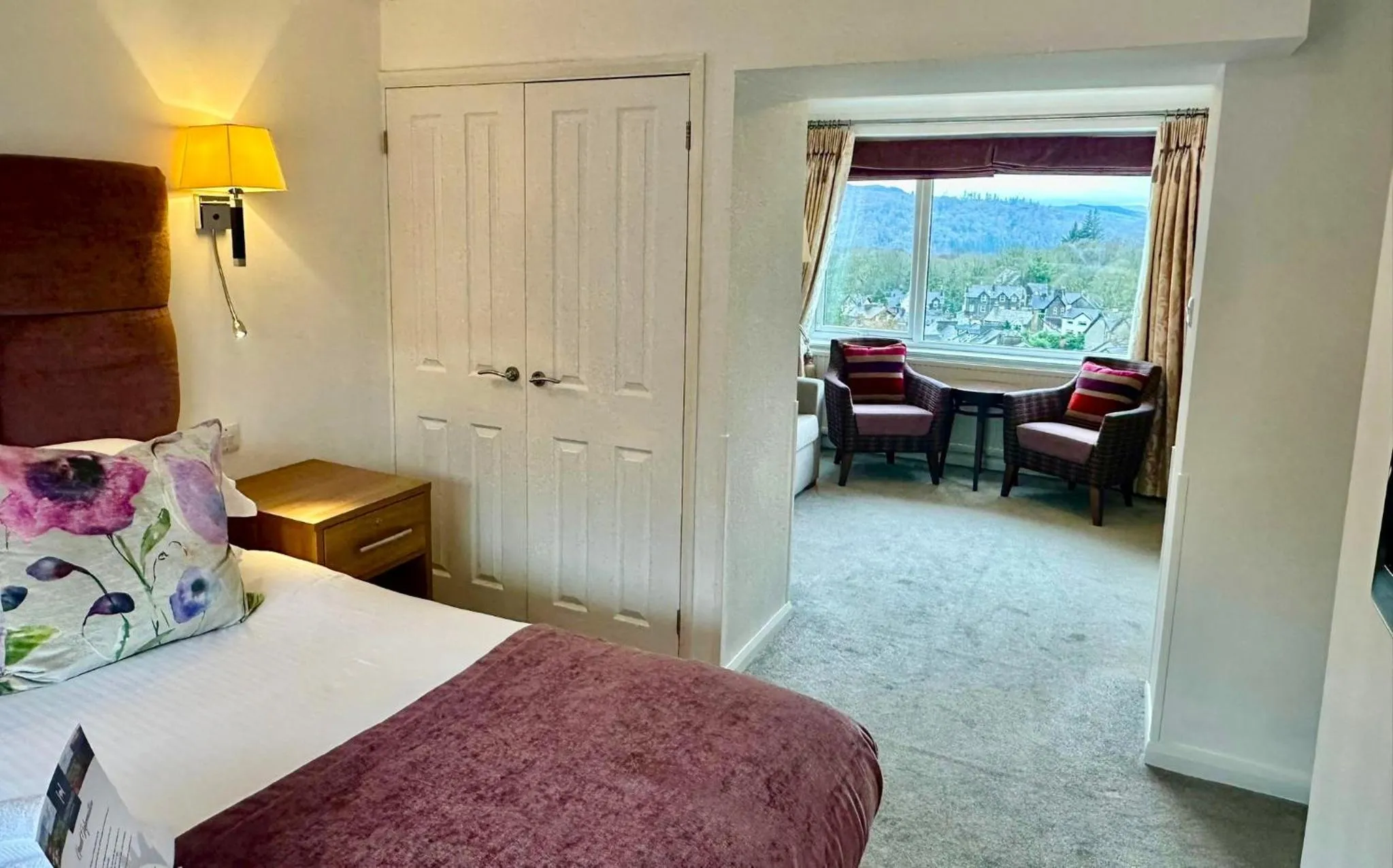 Photo of the whole room, Bed in Windermere Hillthwaite Hotel