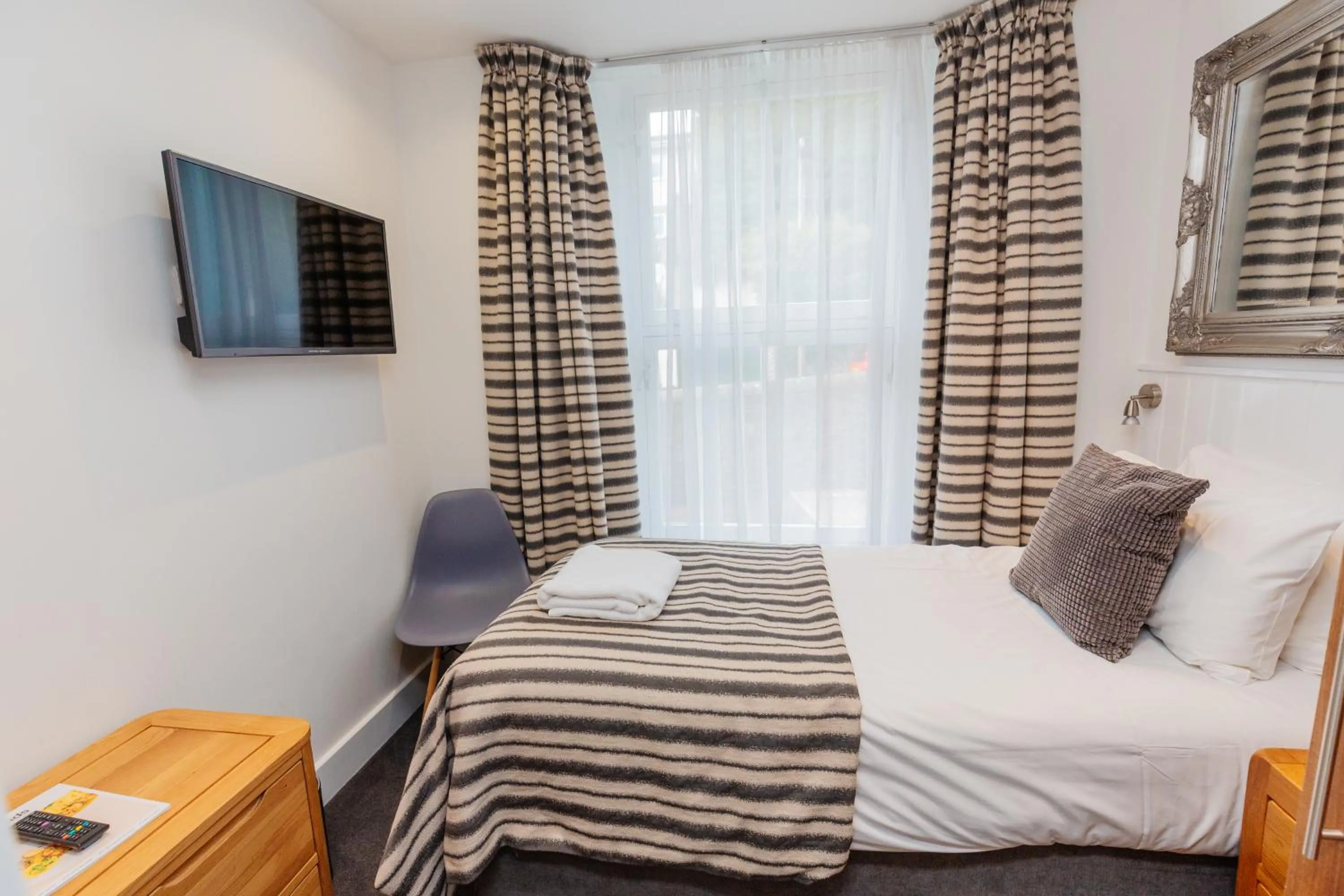 Bed in Carlton Hotel