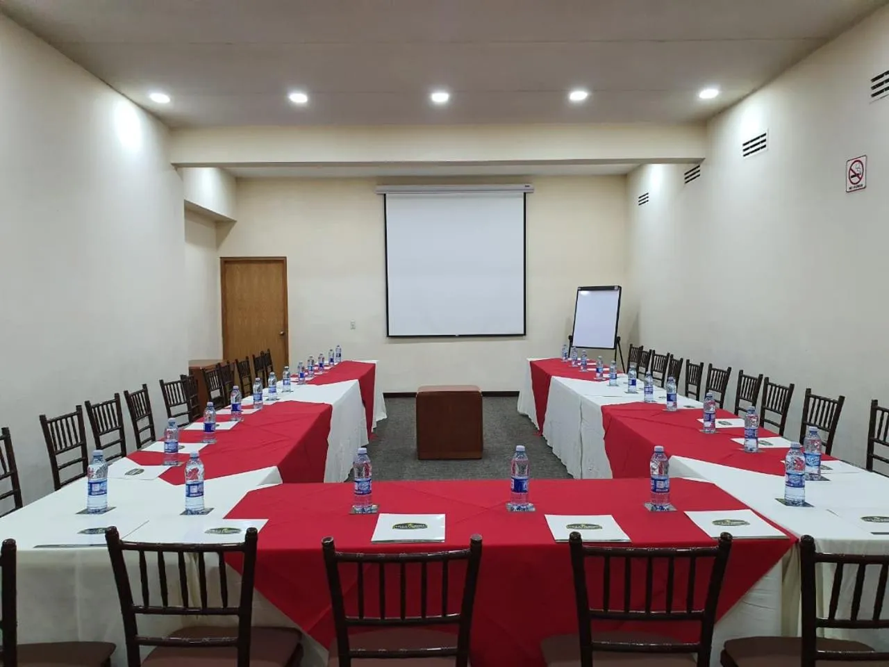 Lounge or bar in Hotel Villa Florida Puebla