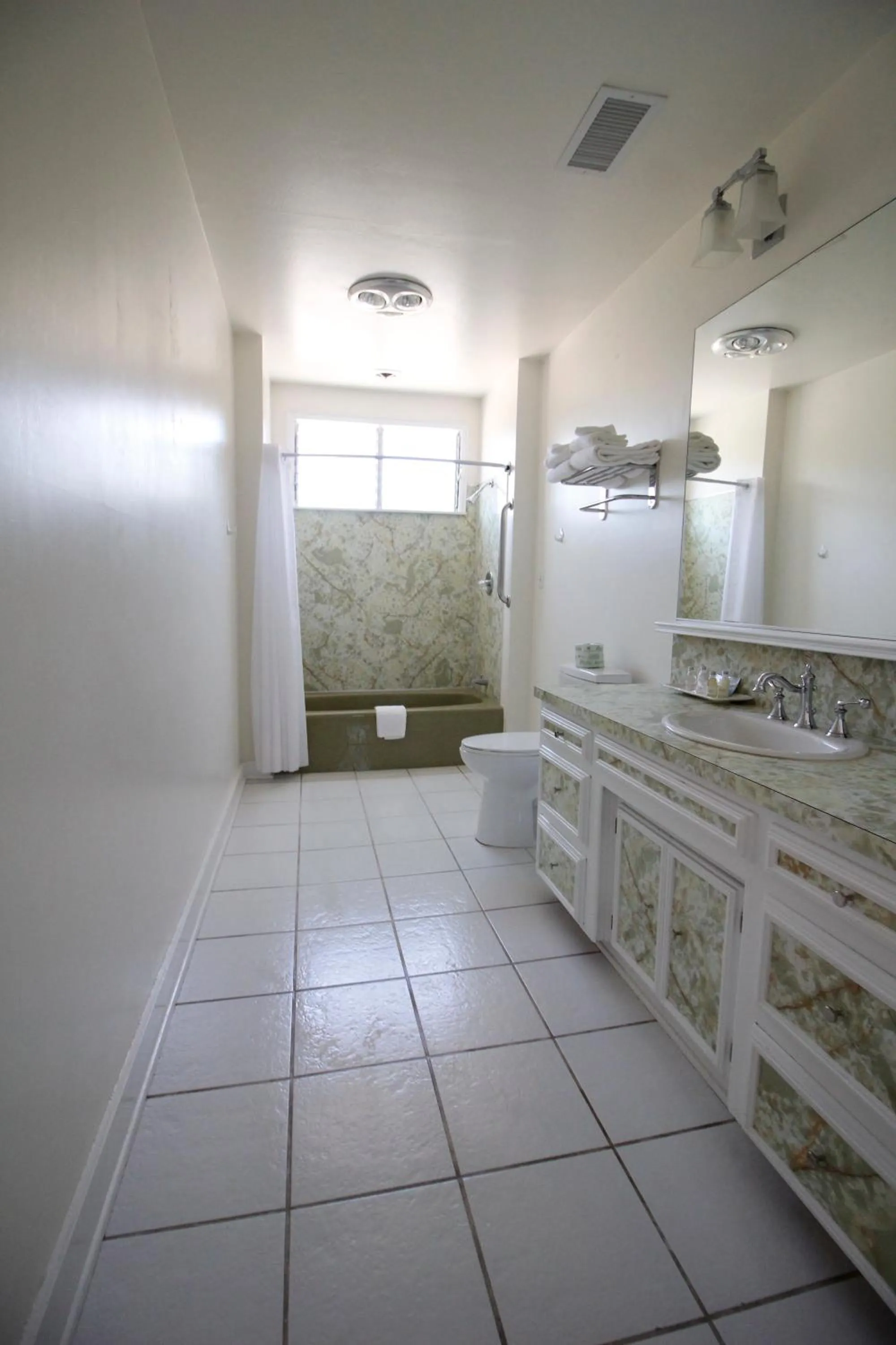 Shower in The Rigdon House