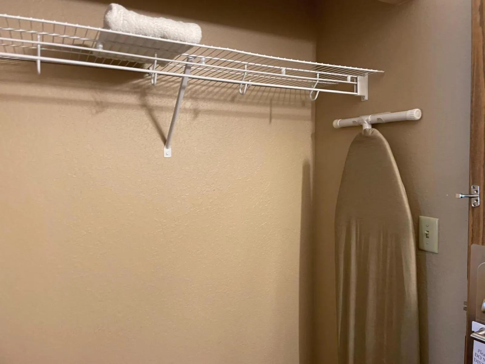 Area and facilities in Eastlake Suites Hotel & Conference Center By OYO Urbana