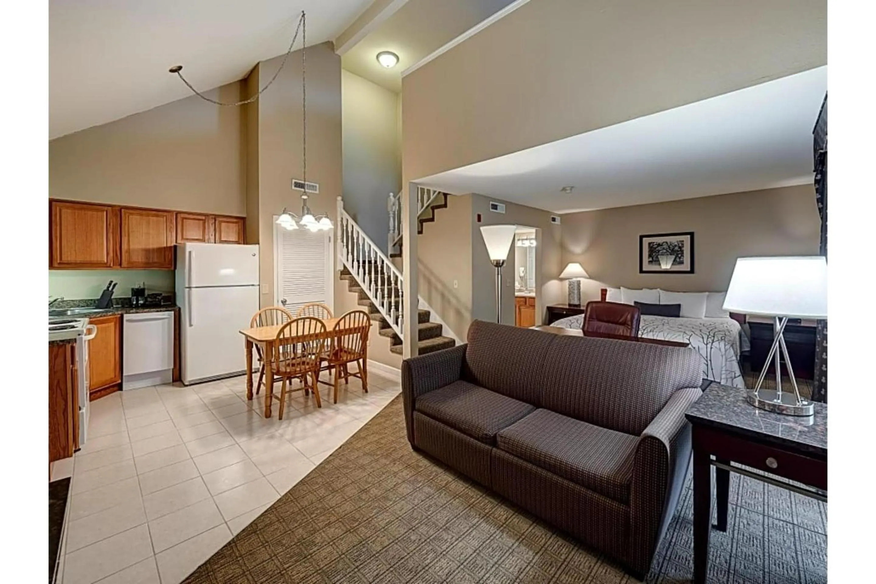 Area and facilities in Eastlake Suites Hotel & Conference Center By OYO Urbana