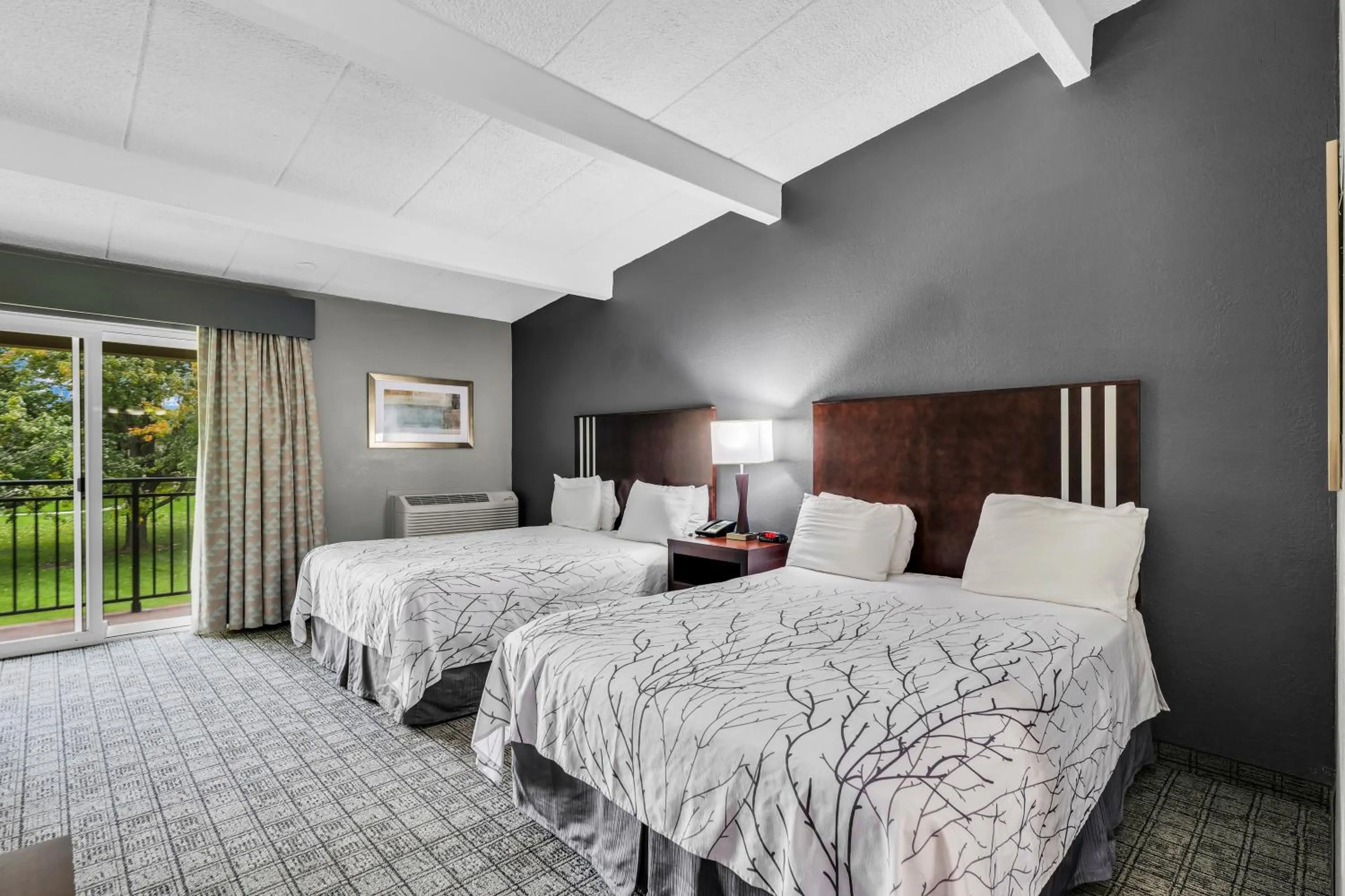 Bedroom, Bed in Eastlake Suites Hotel & Conference Center By OYO Urbana