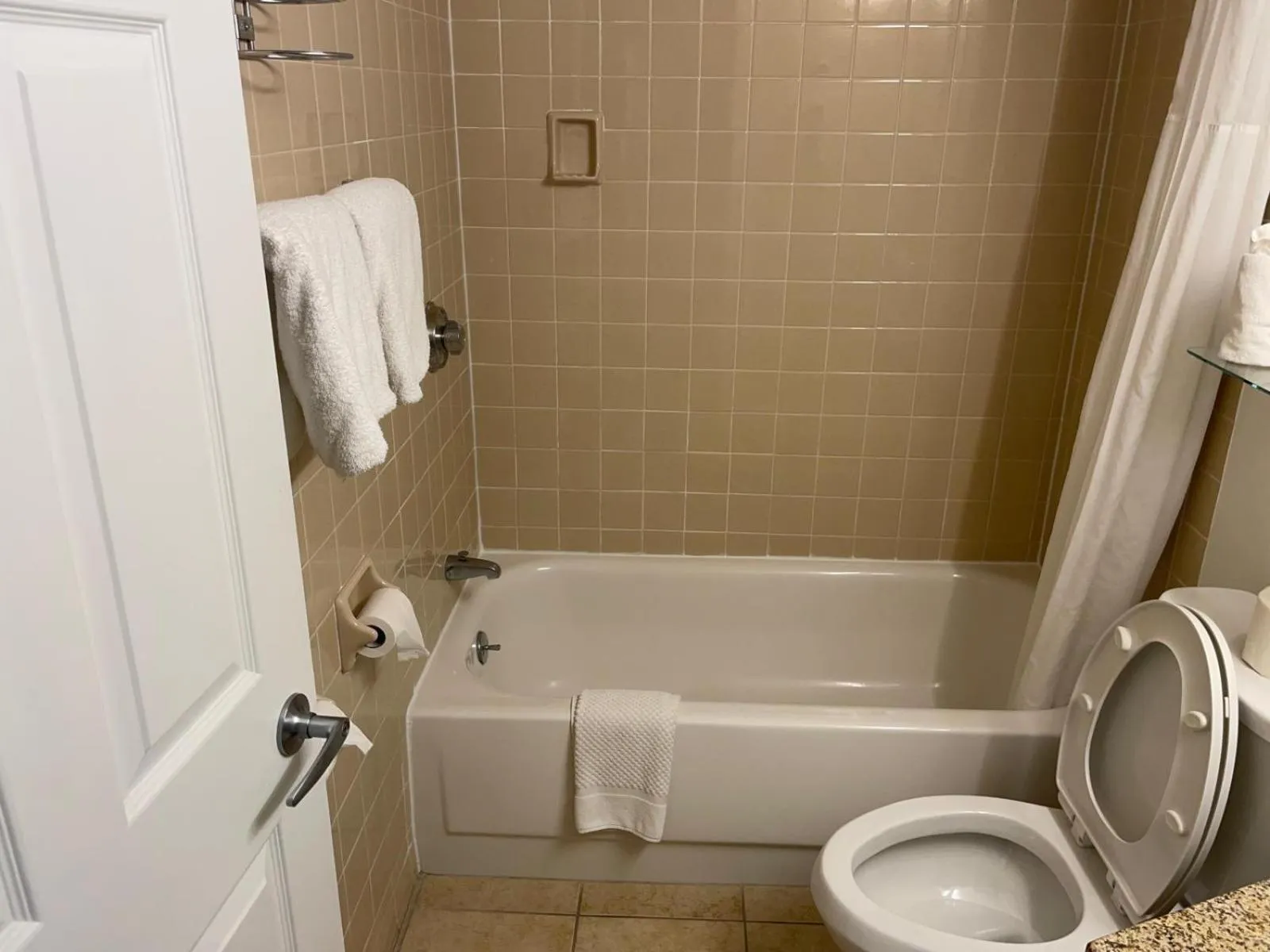 Bathroom in Eastlake Suites Hotel & Conference Center By OYO Urbana