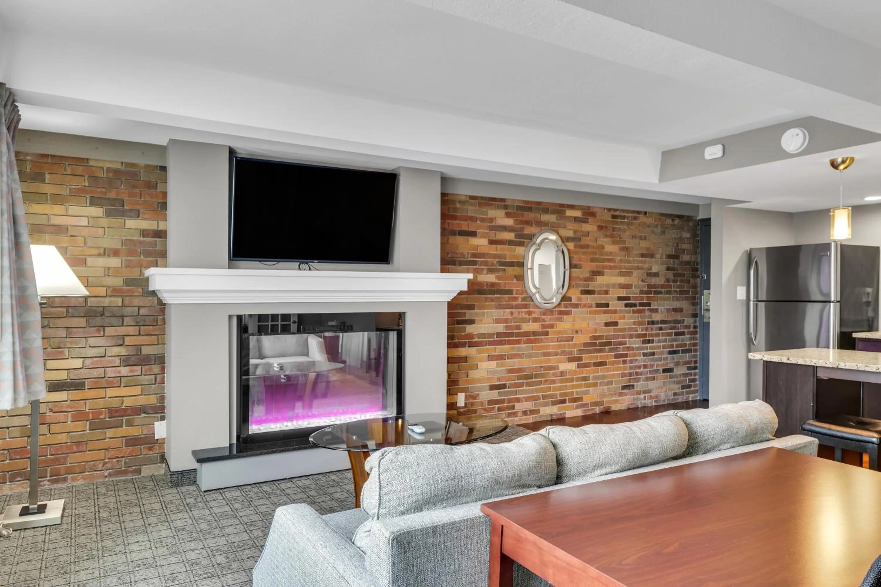 Area and facilities in Eastlake Suites Hotel & Conference Center By OYO Urbana