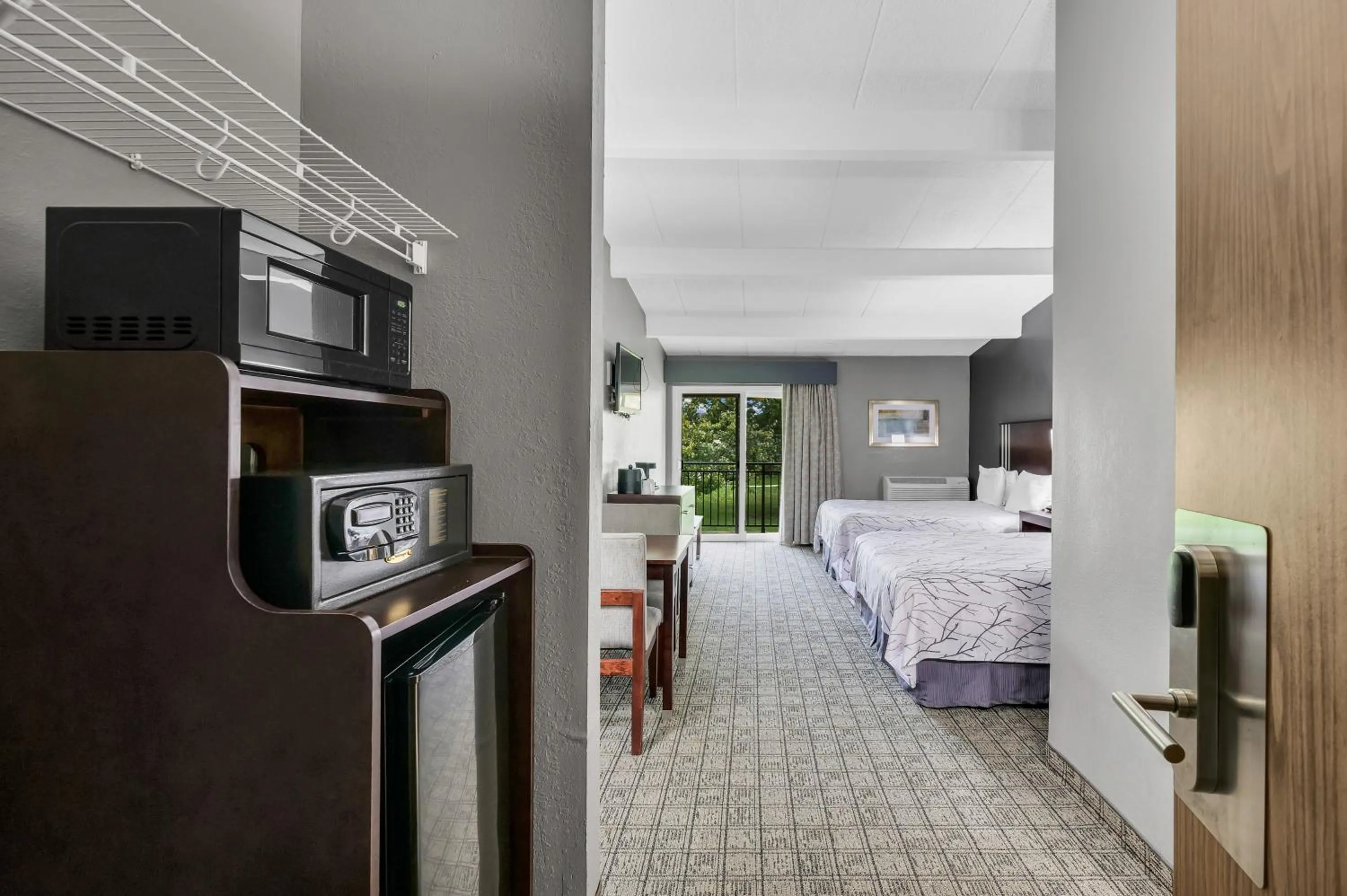 Bedroom, Bed in Eastlake Suites Hotel & Conference Center By OYO Urbana