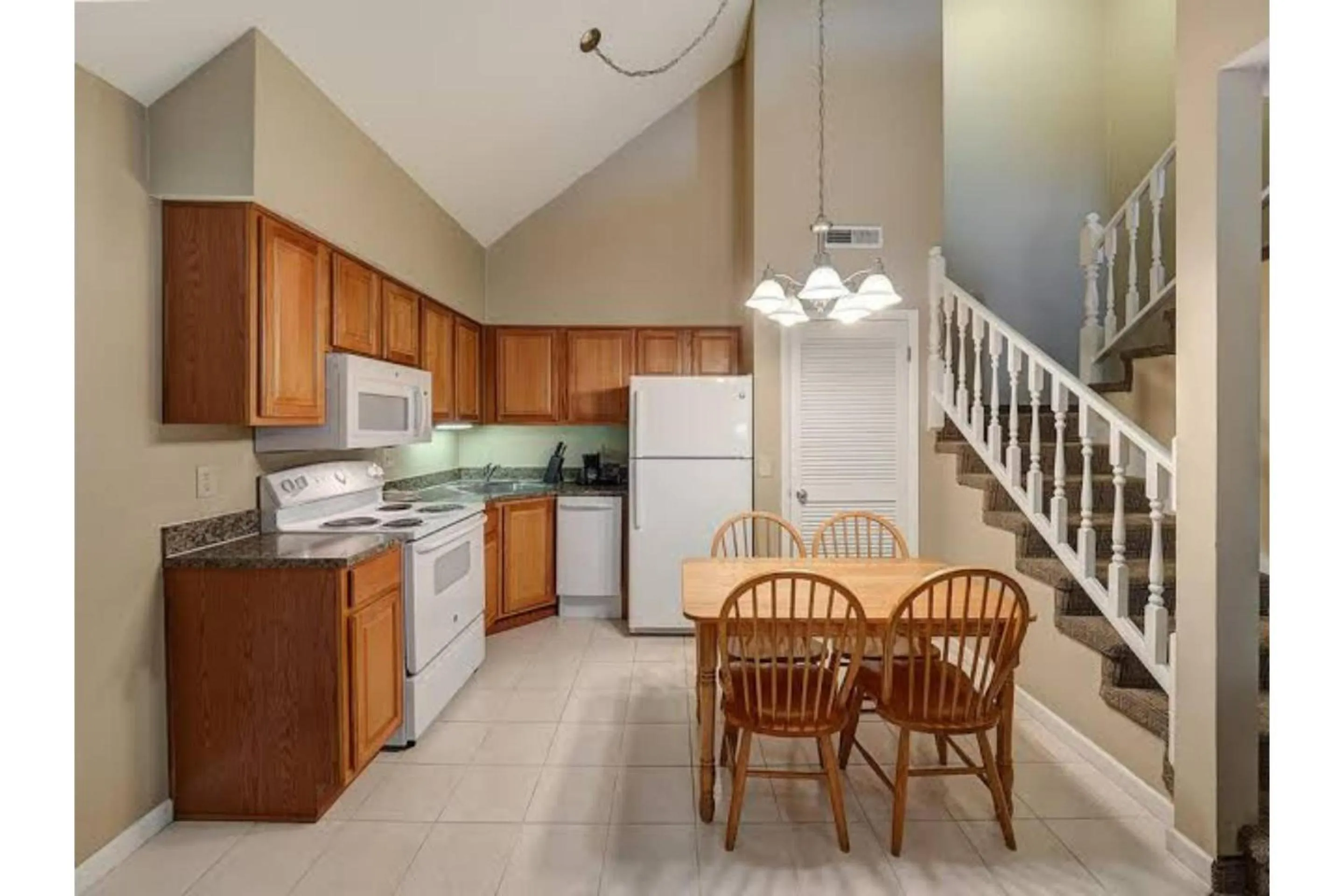 Area and facilities in Eastlake Suites Hotel & Conference Center By OYO Urbana