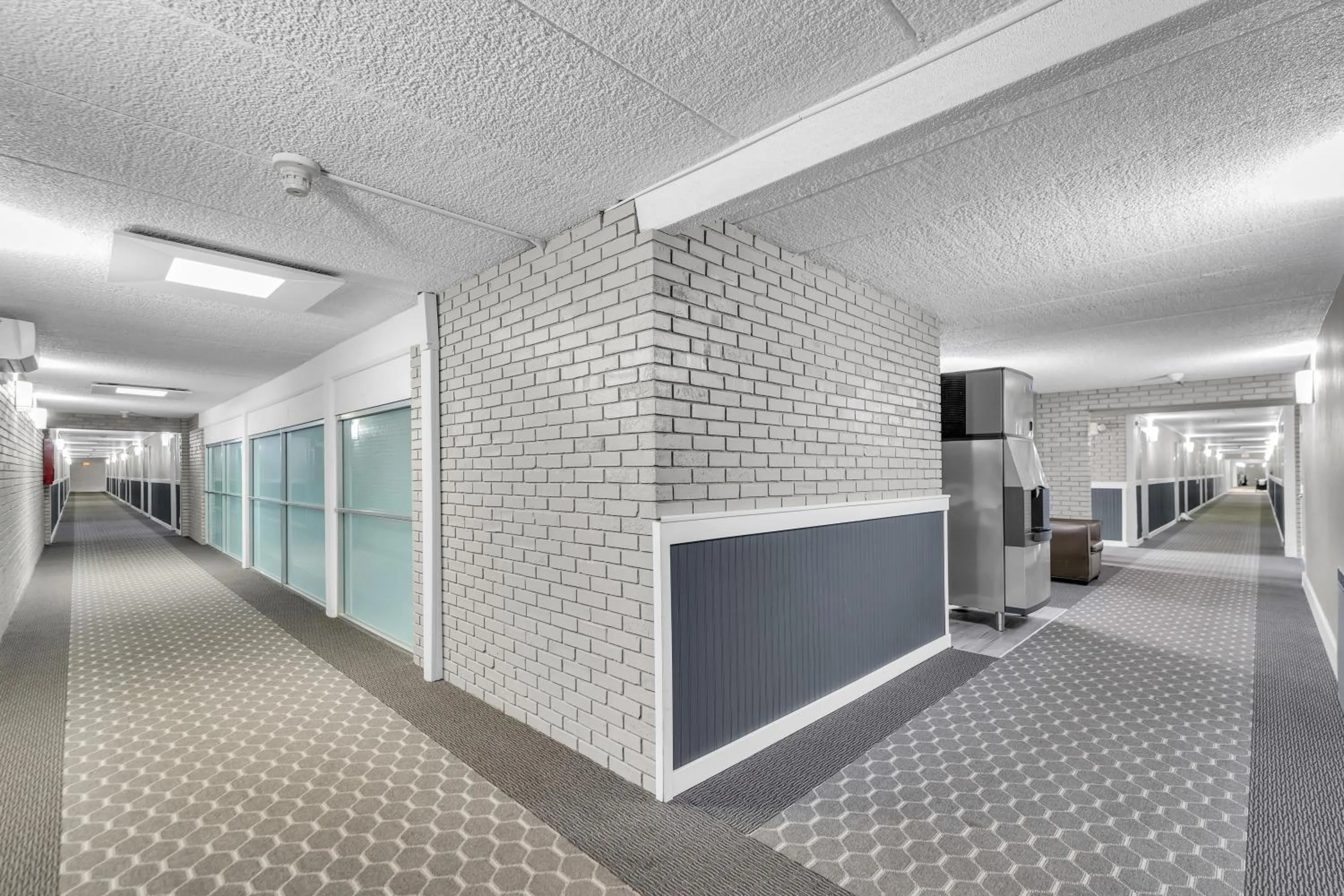 Lobby or reception in Eastlake Suites Hotel & Conference Center By OYO Urbana