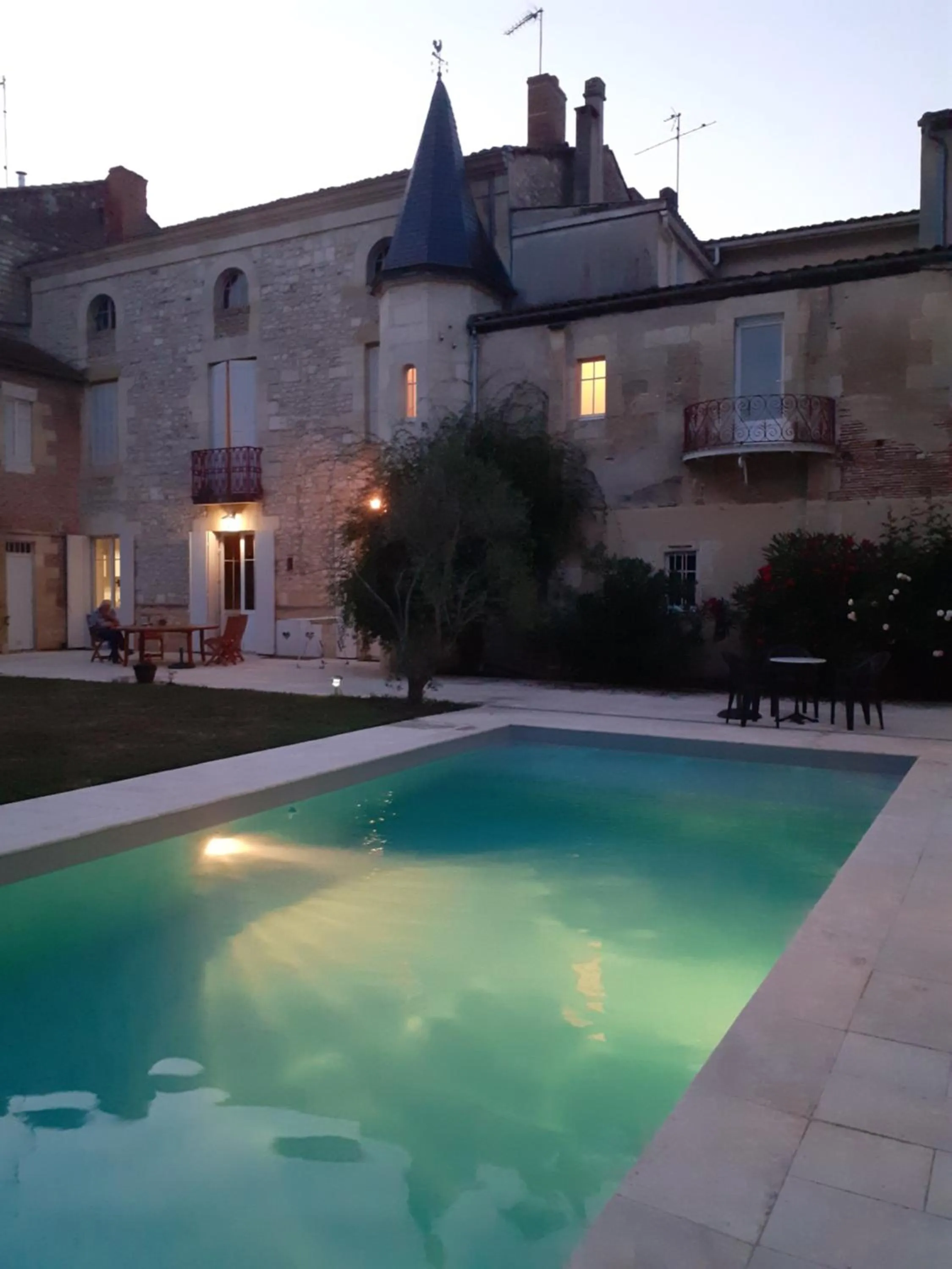 Swimming pool in Le Cerisier