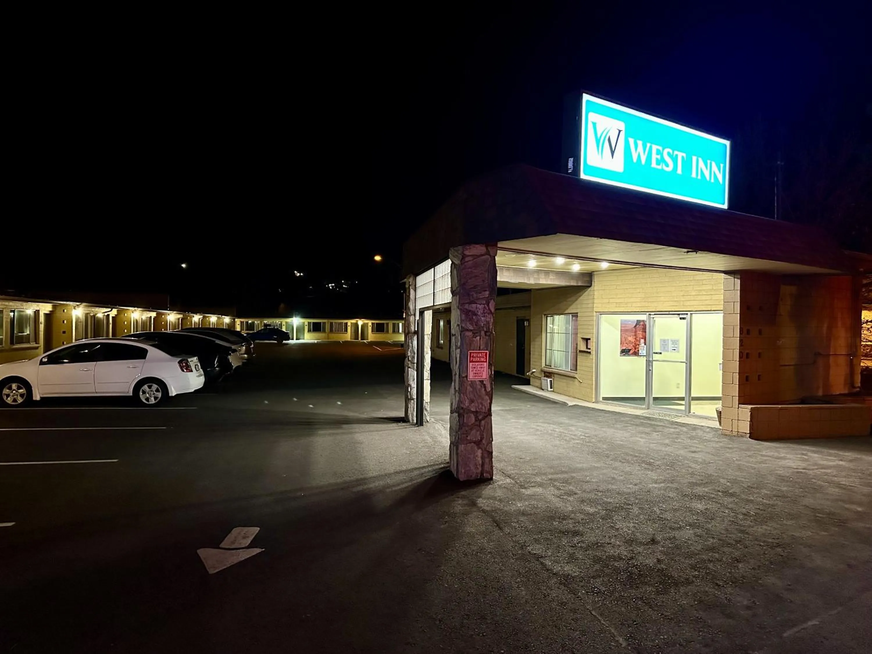 Property building in West Inn NAU - Downtown Flagstaff