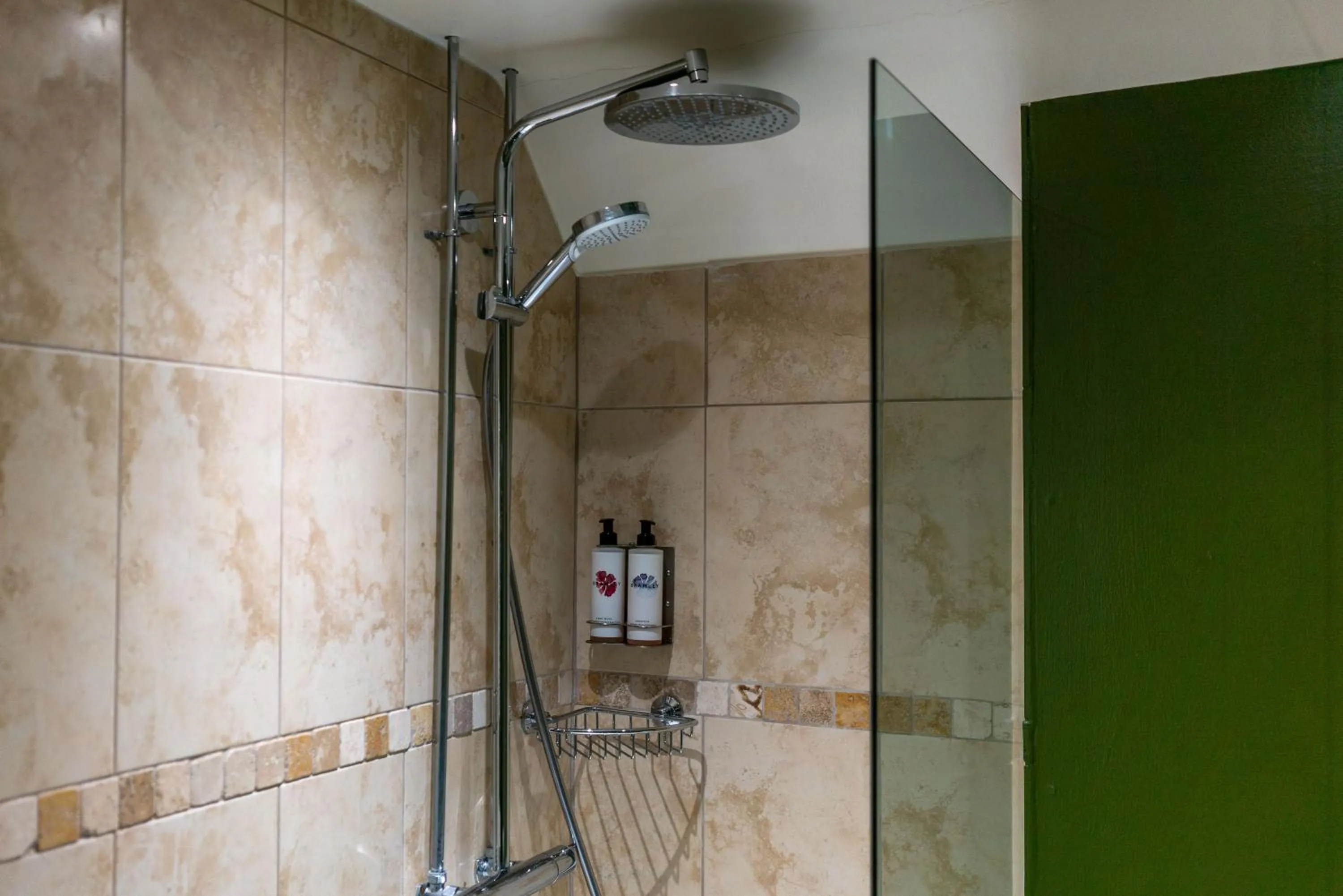 Shower in Bourne Valley Inn