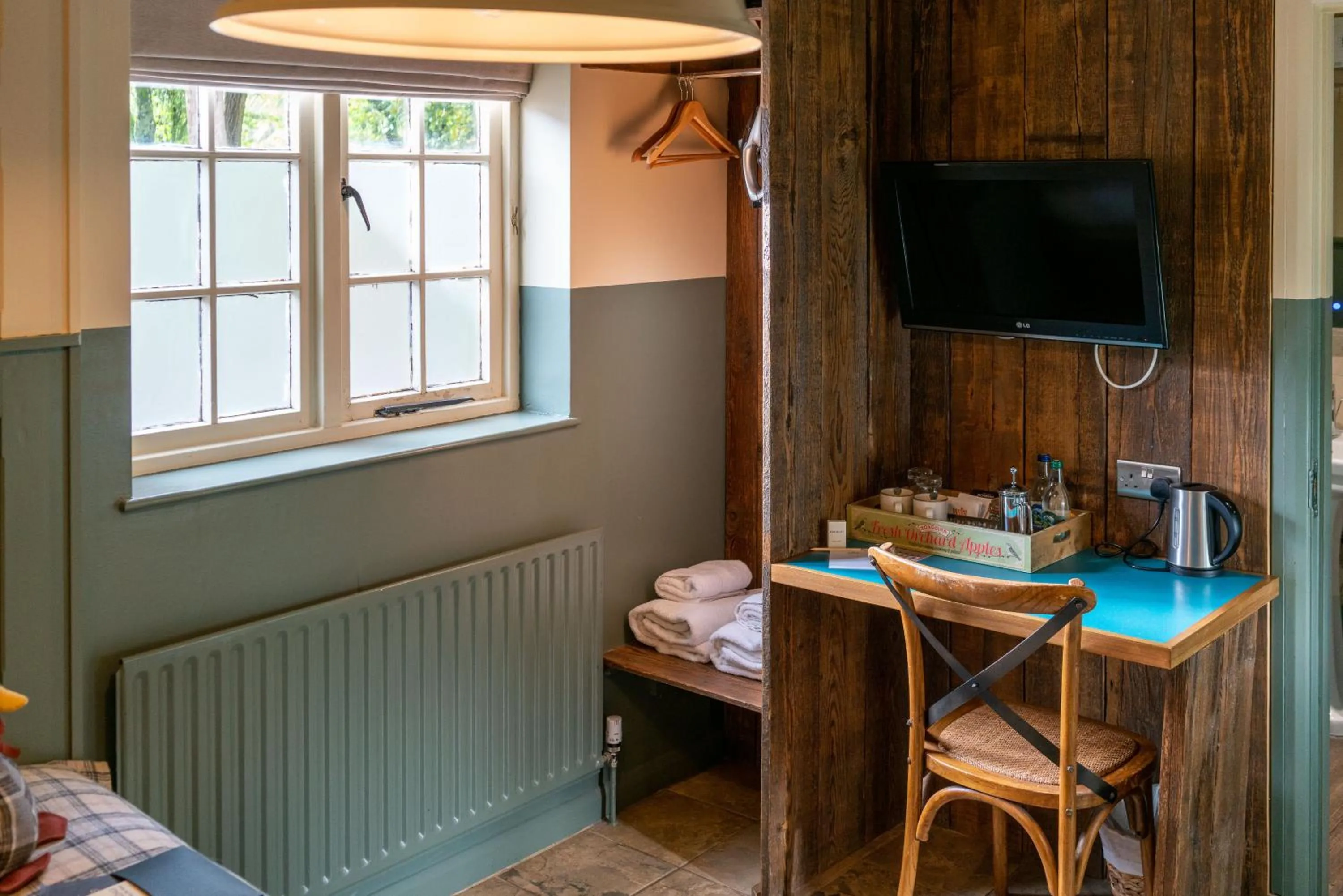 TV and multimedia in Bourne Valley Inn