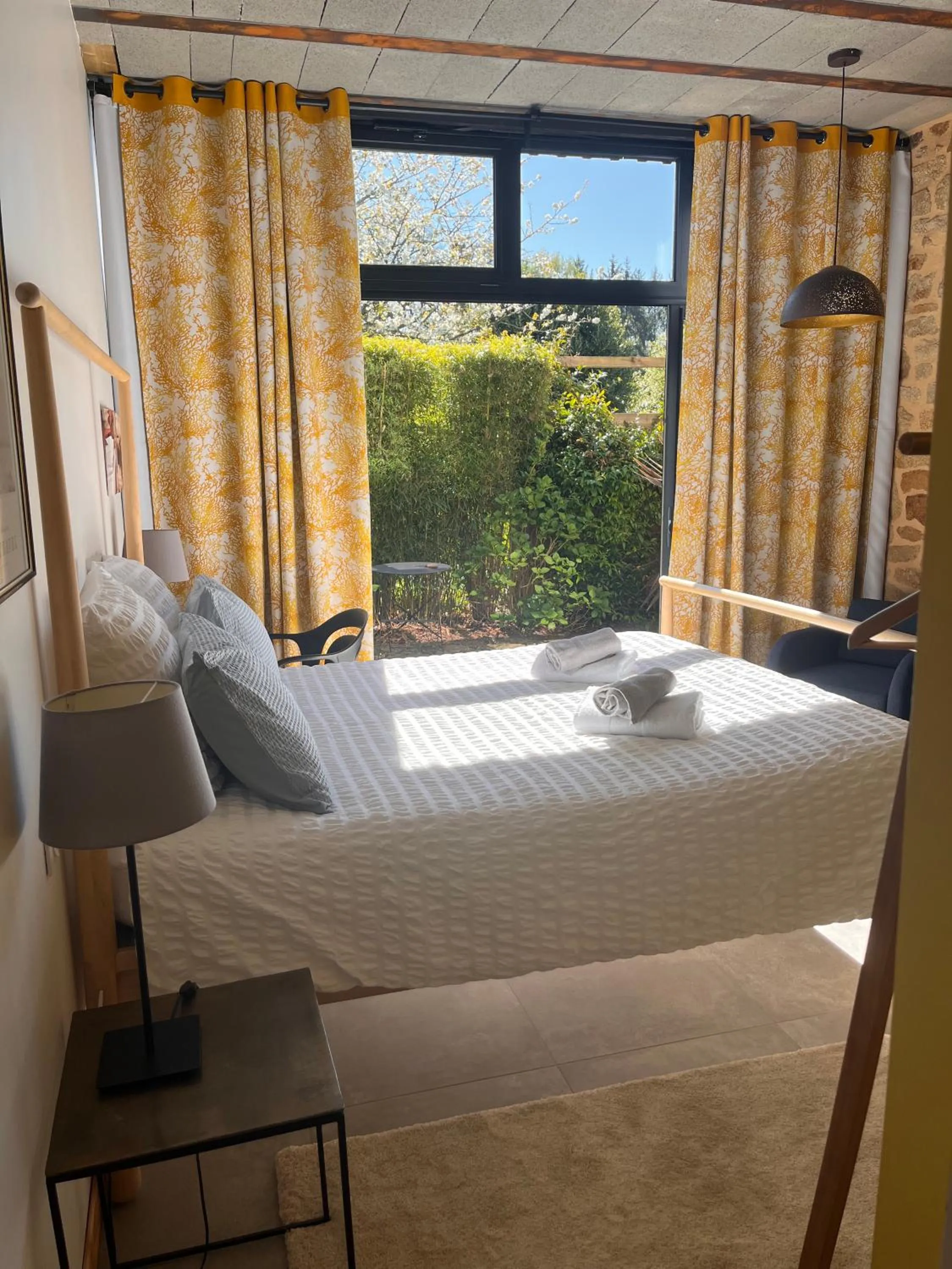 Patio, Bed in La Sellerie