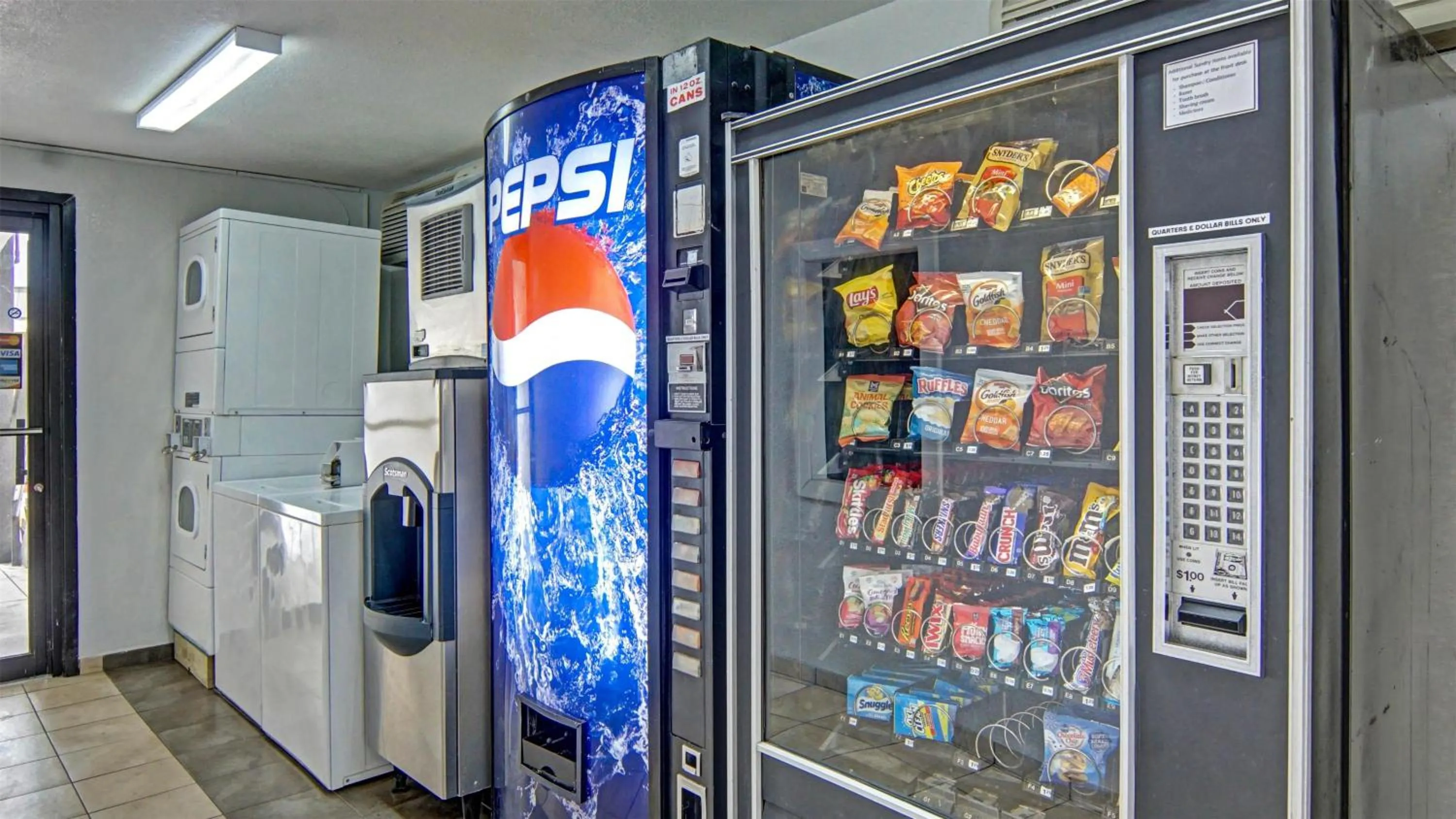 Property building in Motel 6-Longview, TX