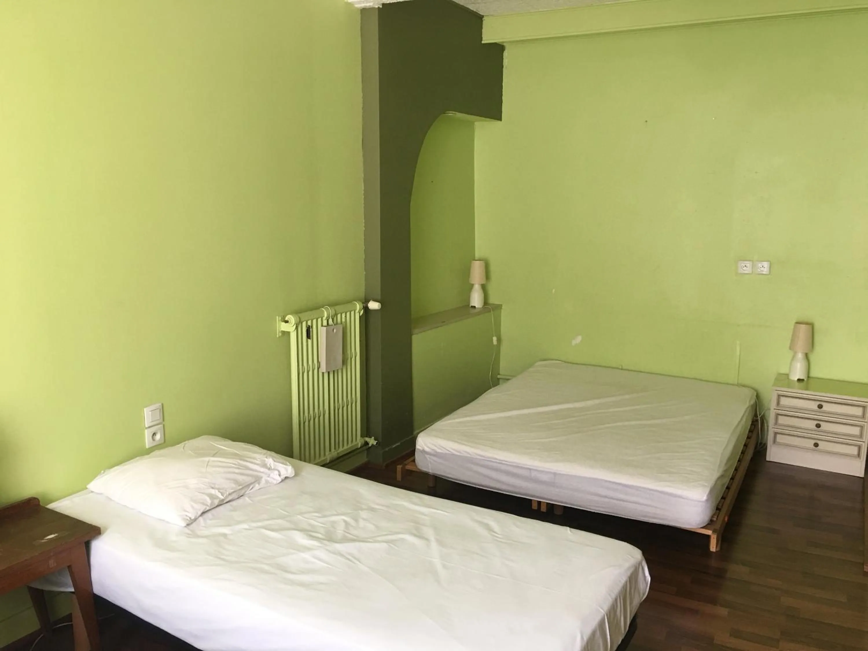 Photo of the whole room, Bed in Joly Saint Sauveur