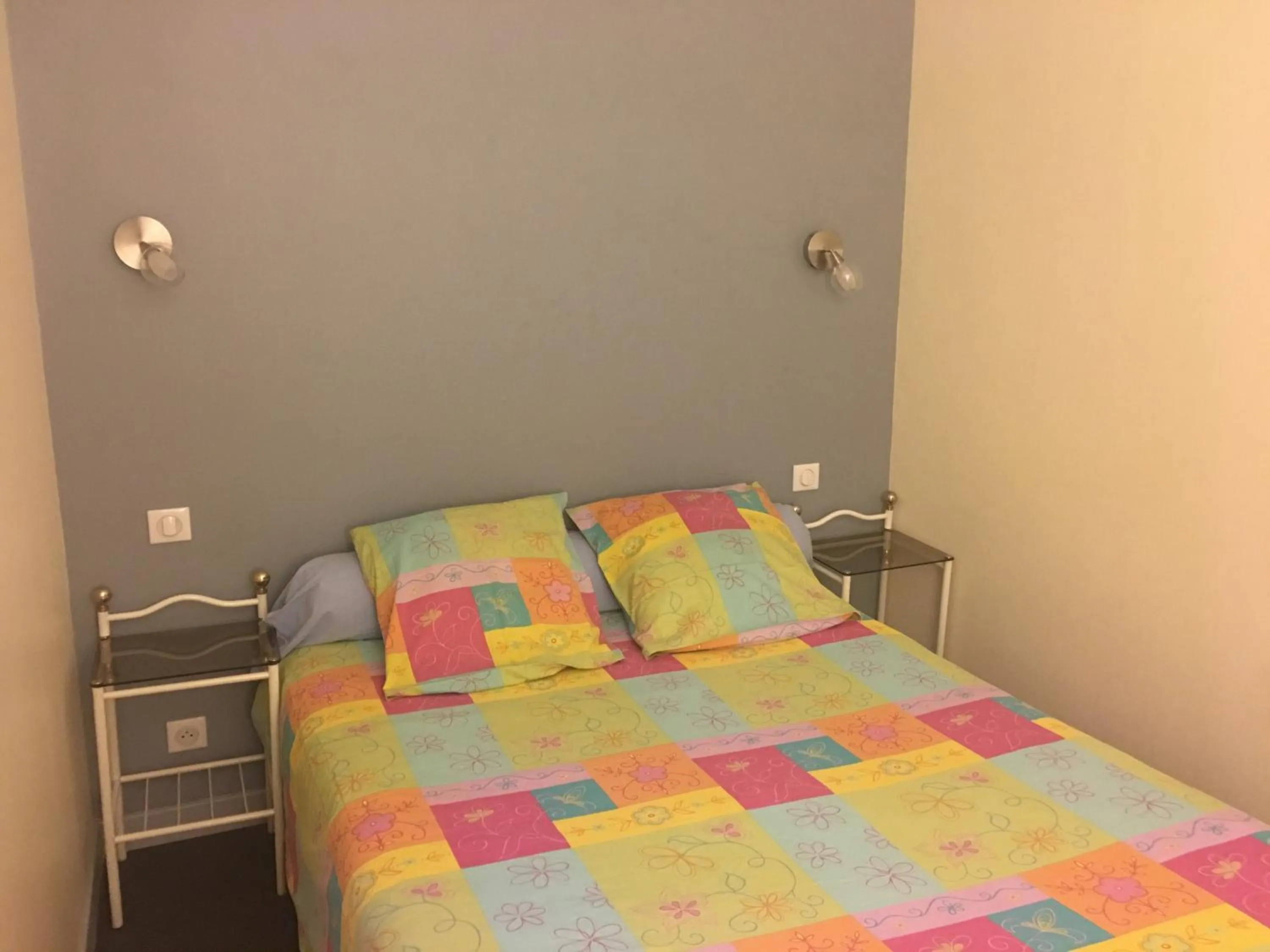 Bed in Joly Saint Sauveur