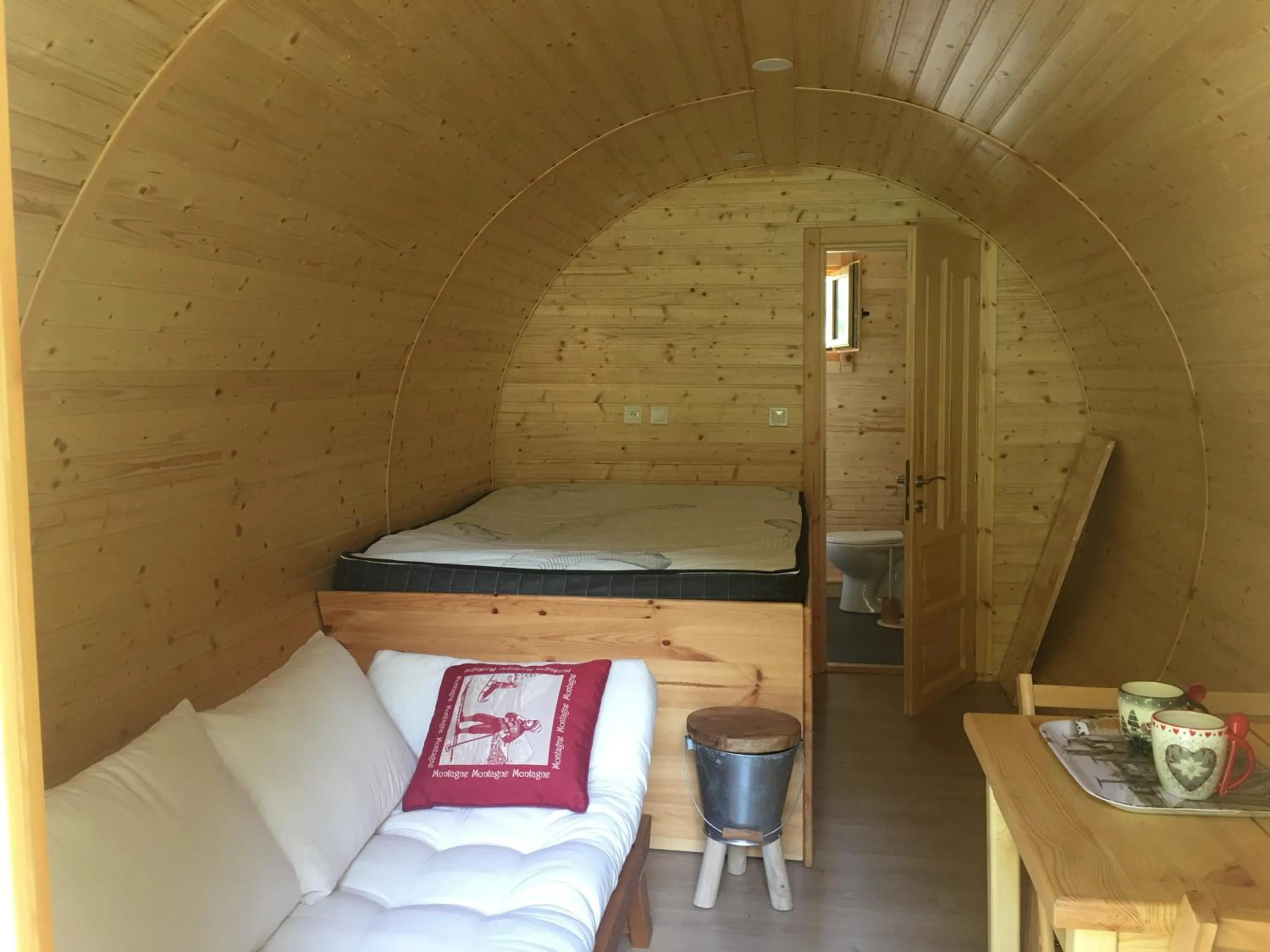 Photo of the whole room, Bed in Joly Saint Sauveur