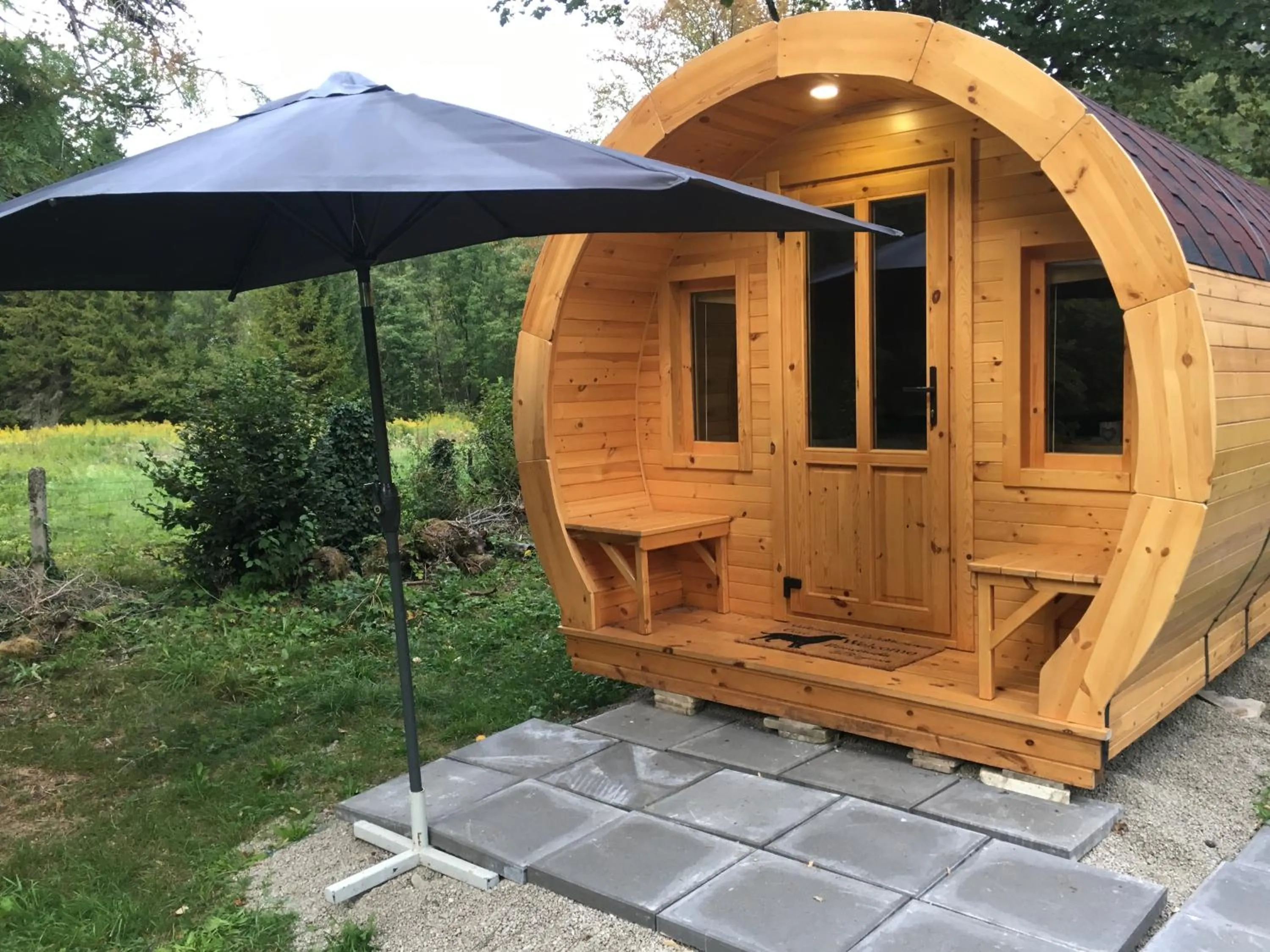Facade/entrance in Joly Saint Sauveur