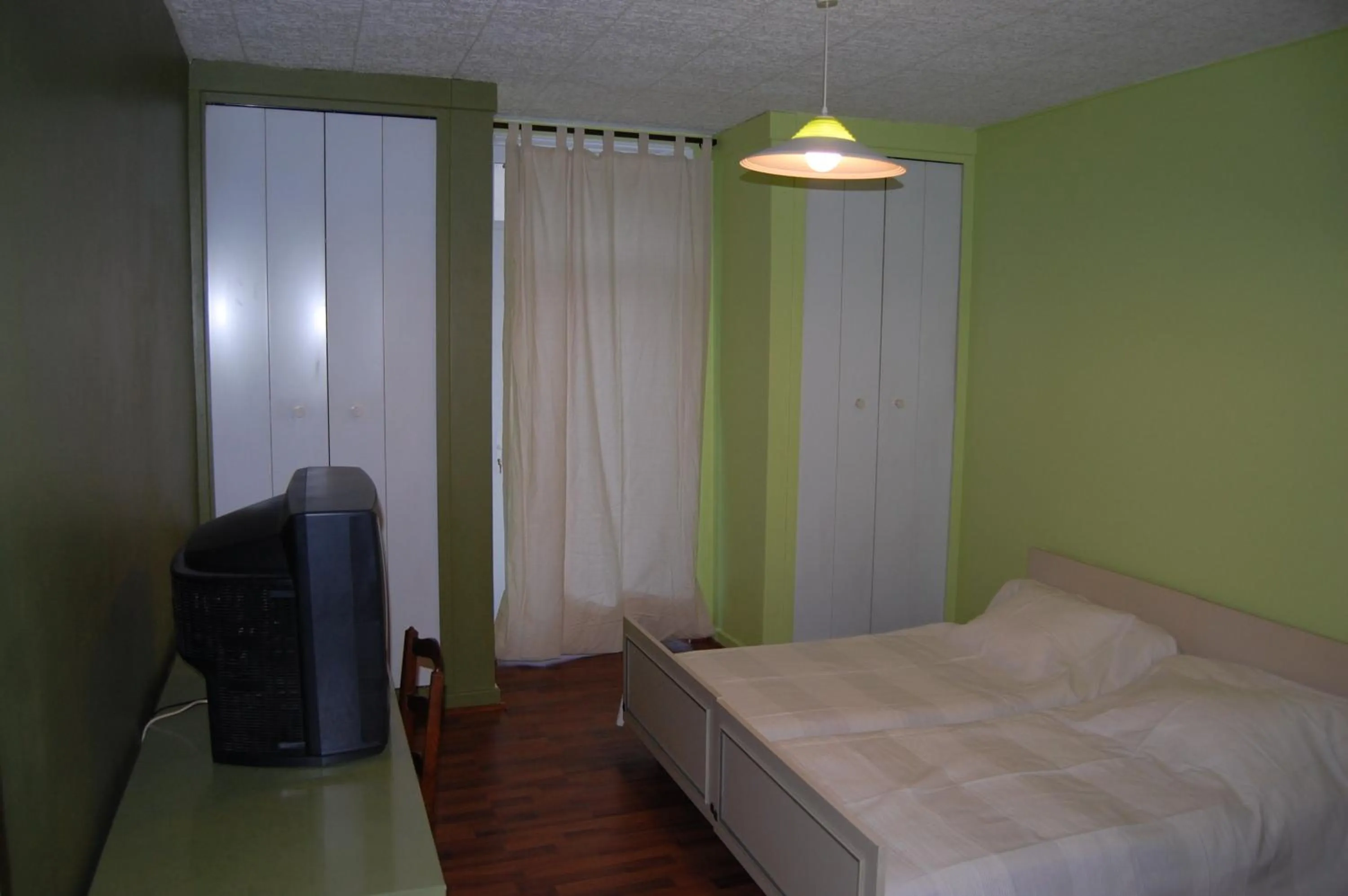 Photo of the whole room, Bed in Joly Saint Sauveur