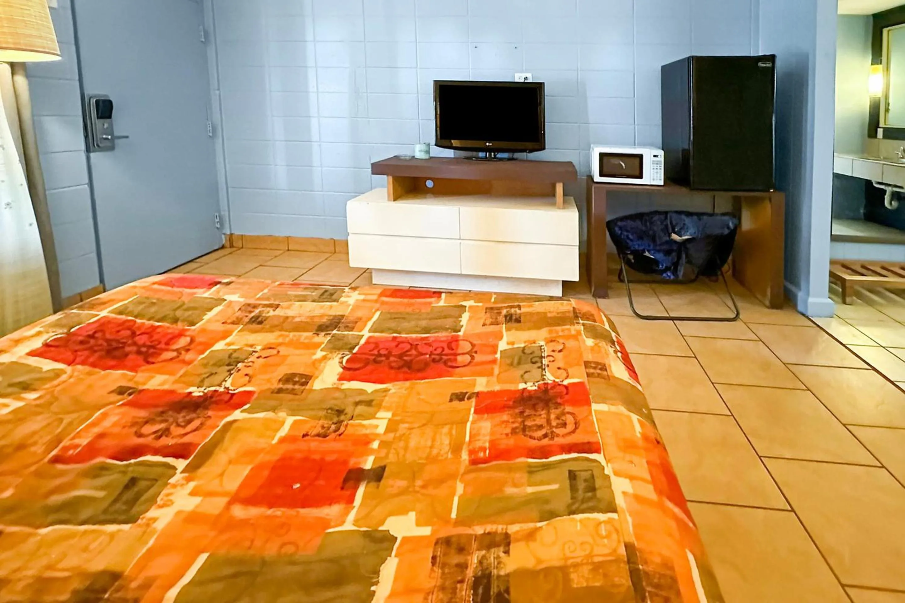 Bedroom, Bed in Luxury Inn By OYO Albany