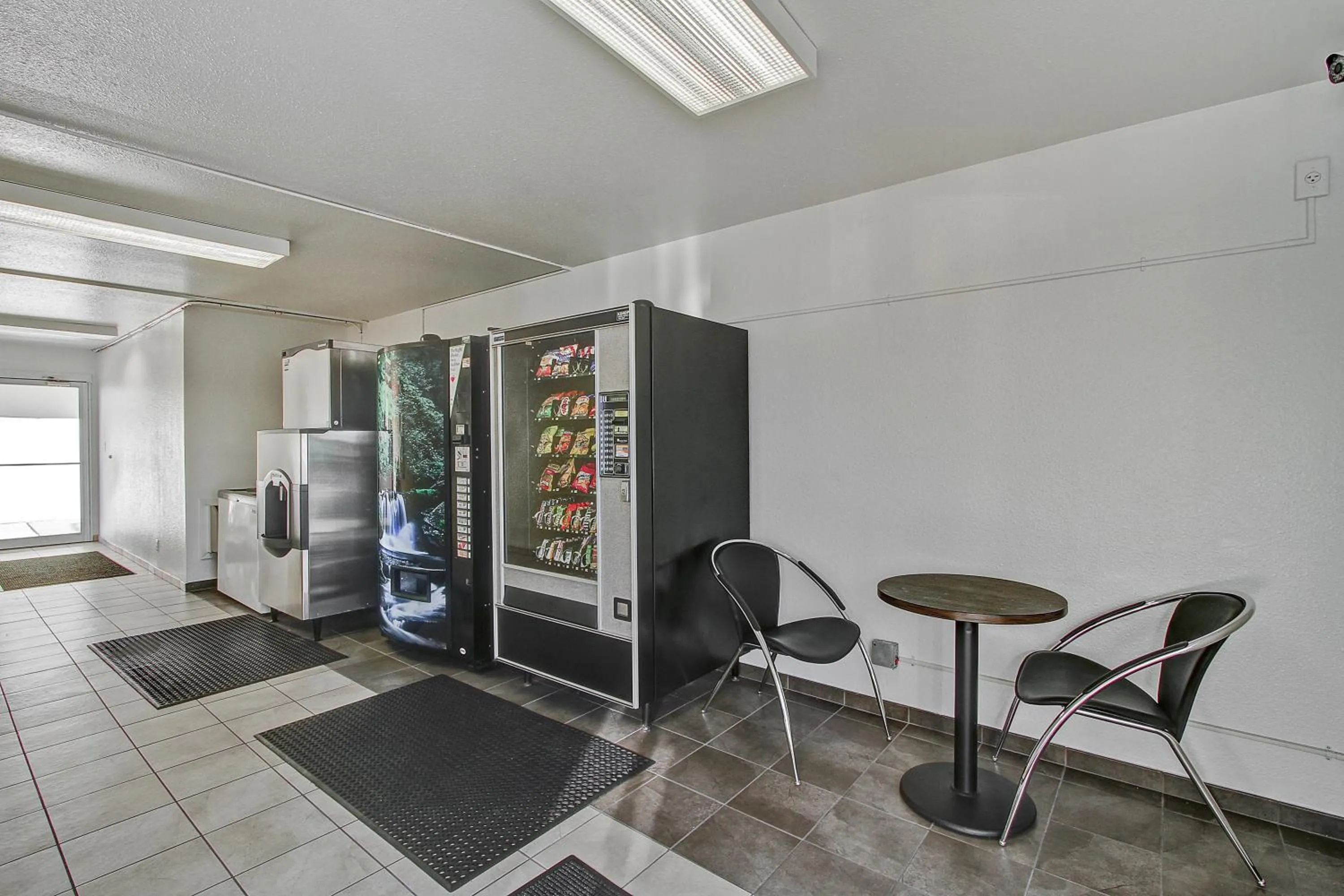 Decorative detail in Motel 6-Green Bay, WI