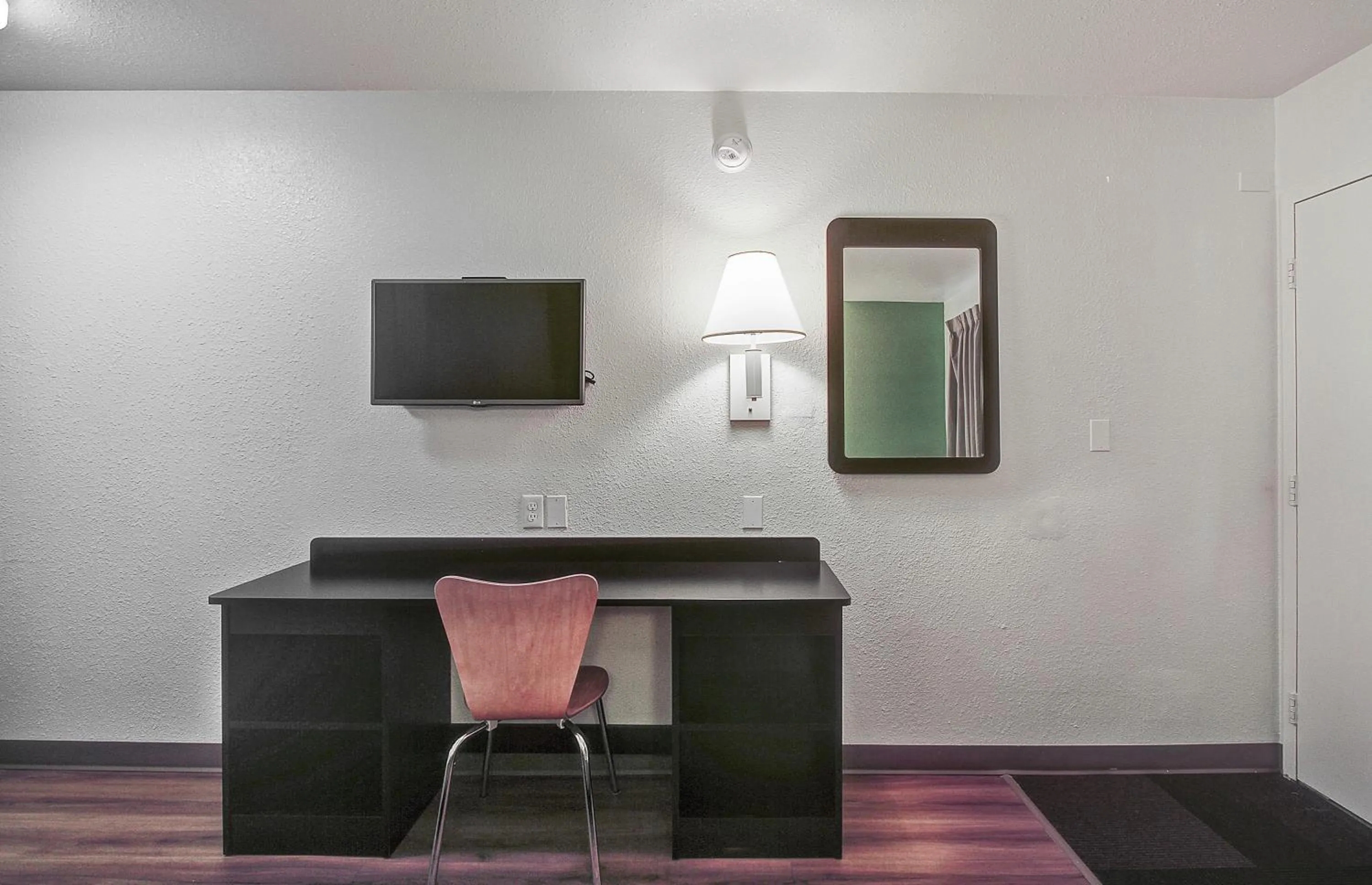 Bedroom in Motel 6-Green Bay, WI